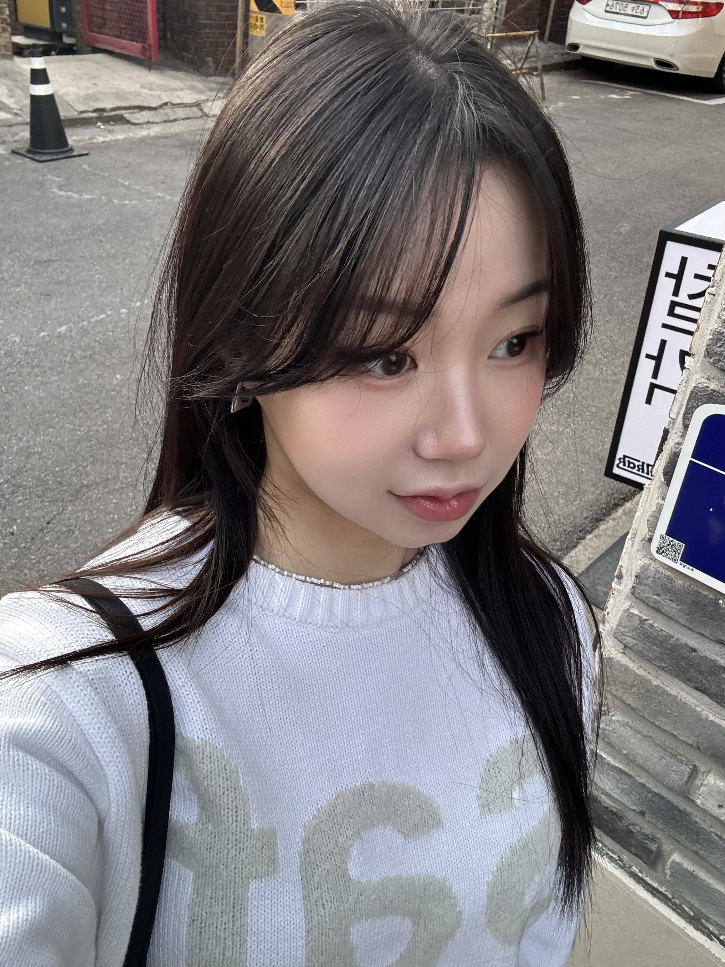 [KREAM 단독] Safarispot Women Basic Safari Knit White 착용 스타일 - 2