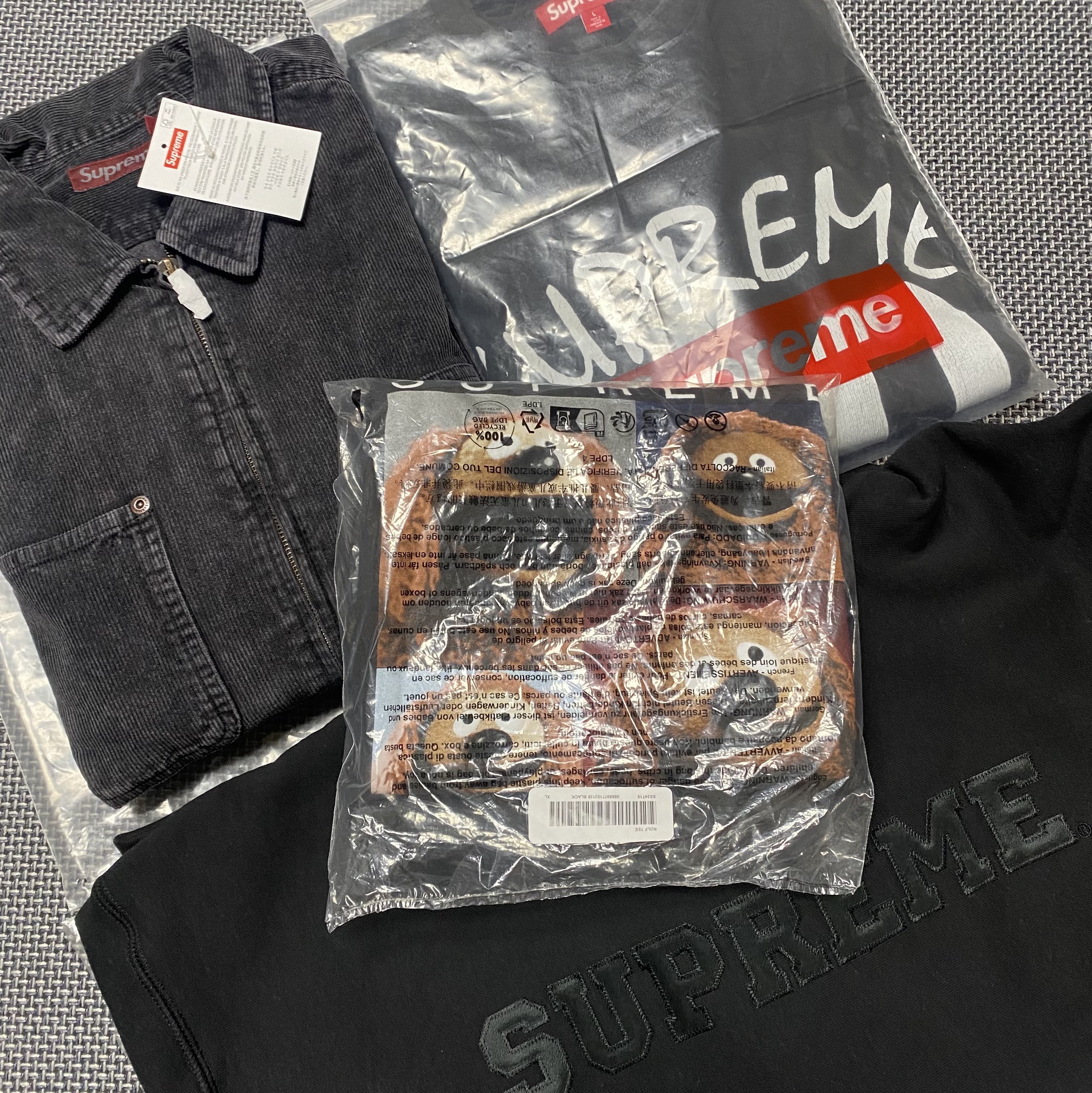 Supreme 99 LS Football Top Black - 24SS, Supreme Washed Corduroy Zip Up Shirt Black - 24SS 착용 스타일