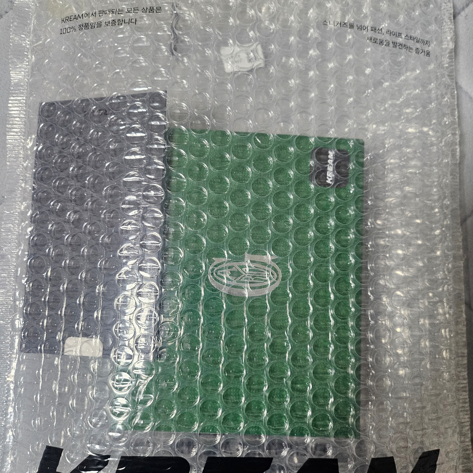 Goyard Victoire Wallet Green 착용 스타일 - 1