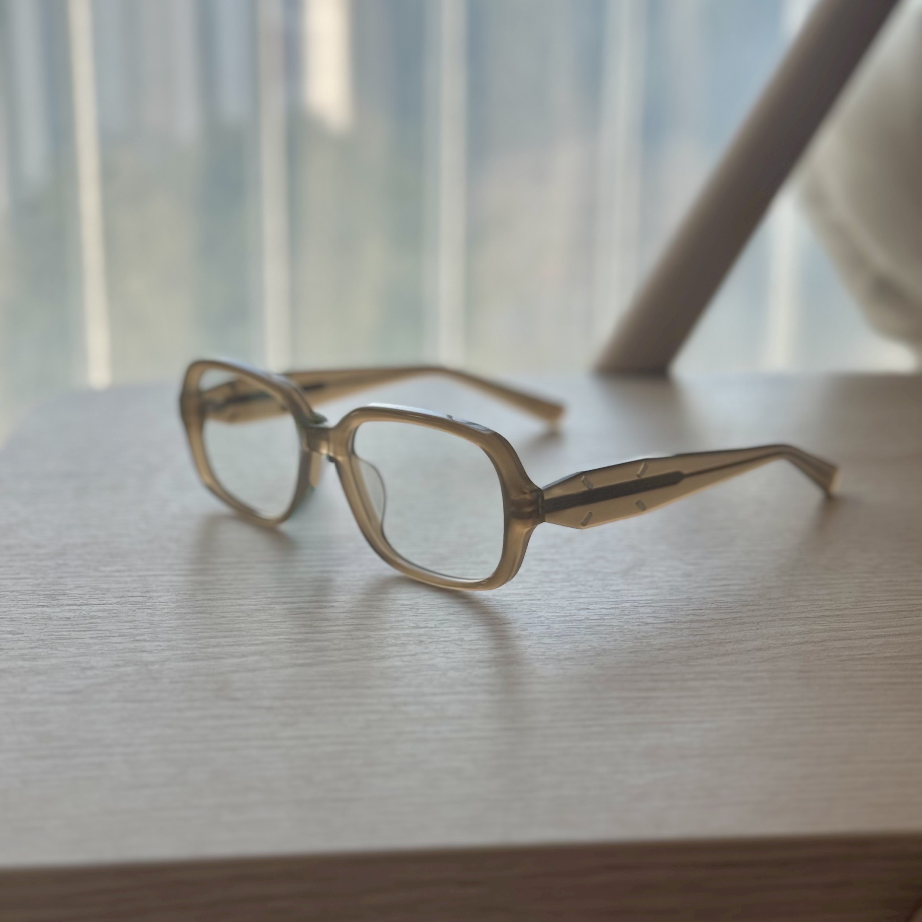 Gentle Monster x Maison Margiela MM114 Brown Translucent Clear 착용 스타일