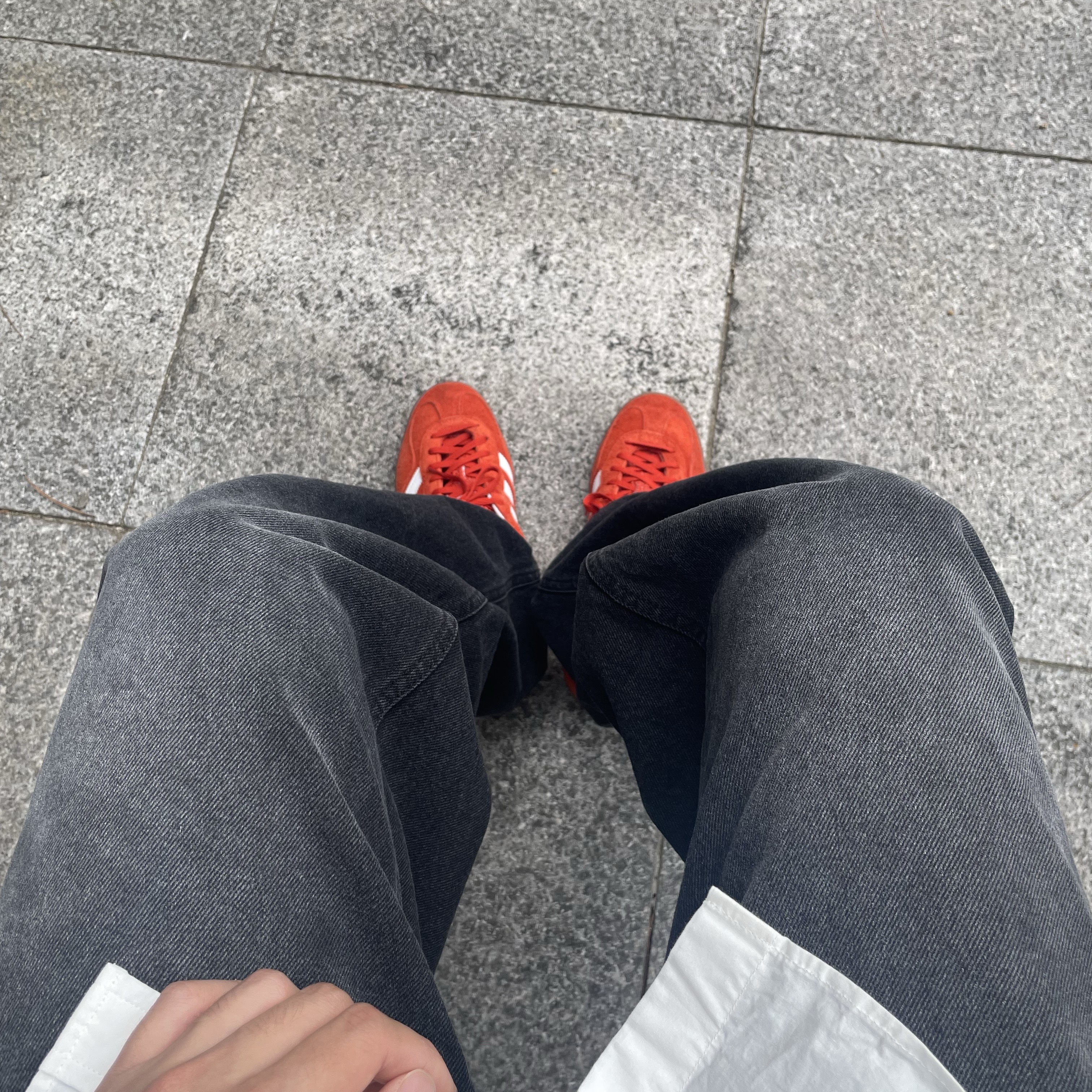 (W) Adidas Gazelle Indoor Bold Orange Cloud White 착용 스타일