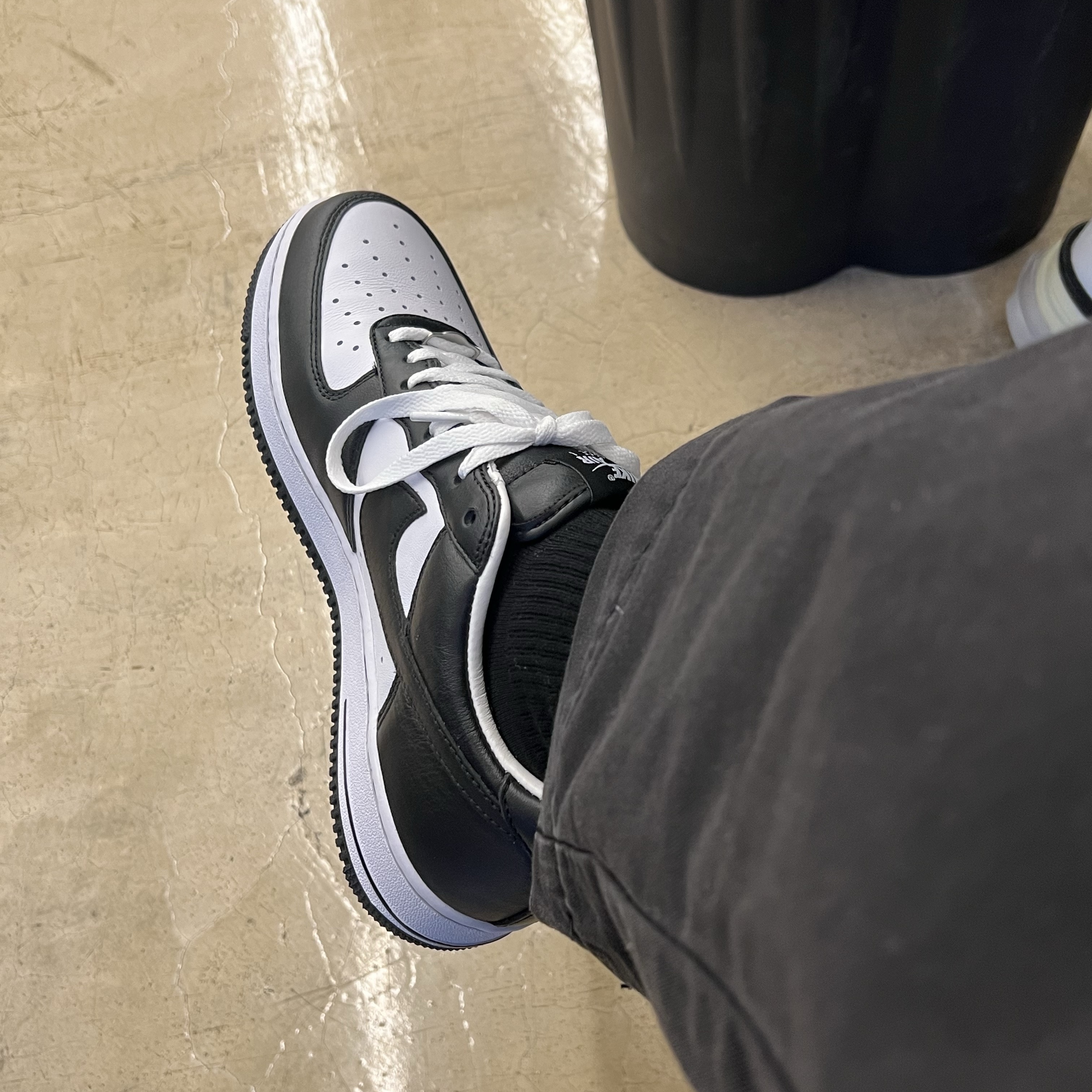 Nike x Terror Squad Air Force 1 Low QS Blackout 착용 스타일