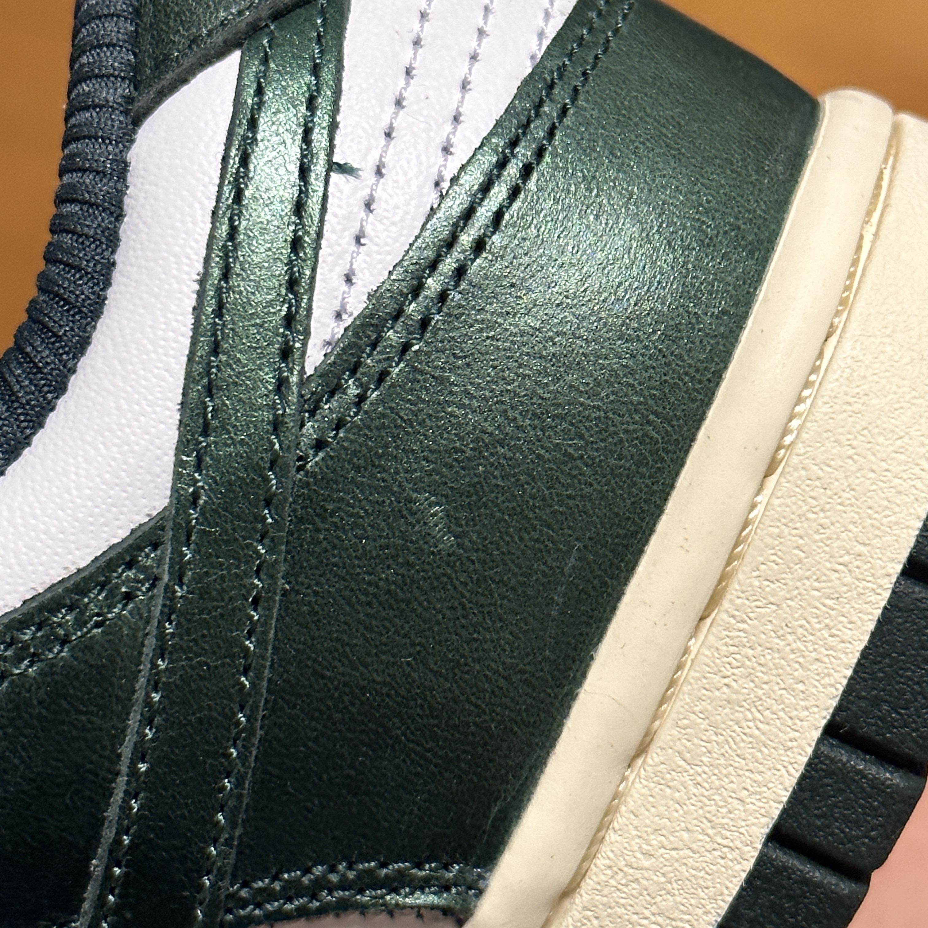(W) Nike Dunk Low Vintage Green 착용 스타일 - 3