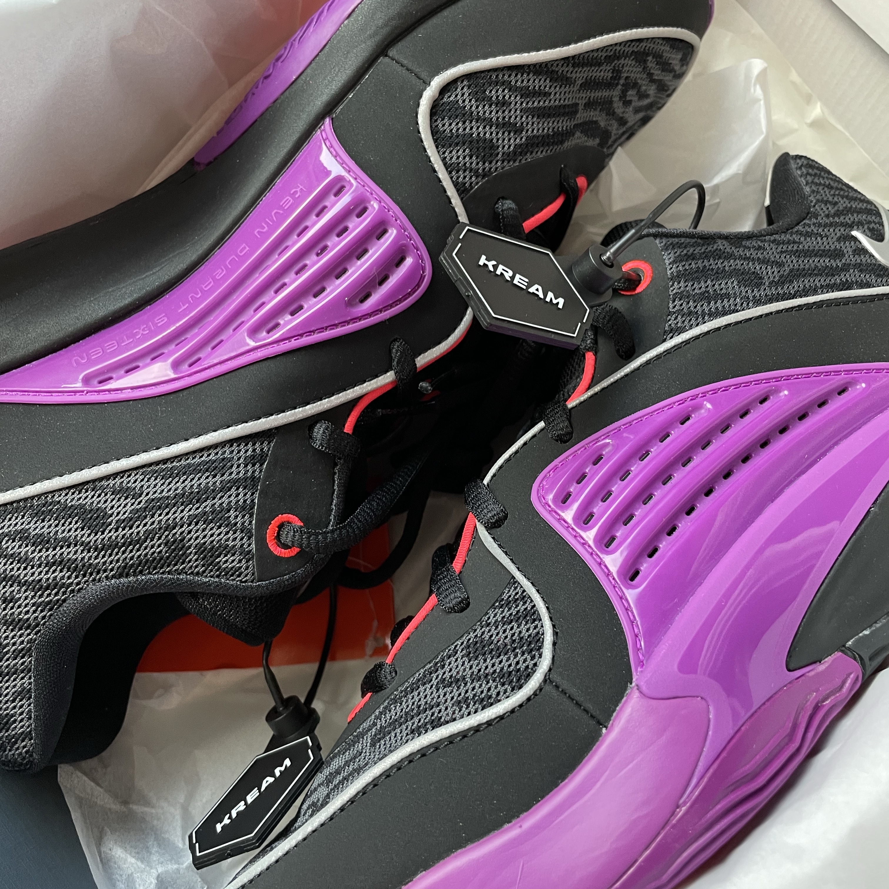 Nike KD 16 EP Black Vivid Purple 착용 스타일