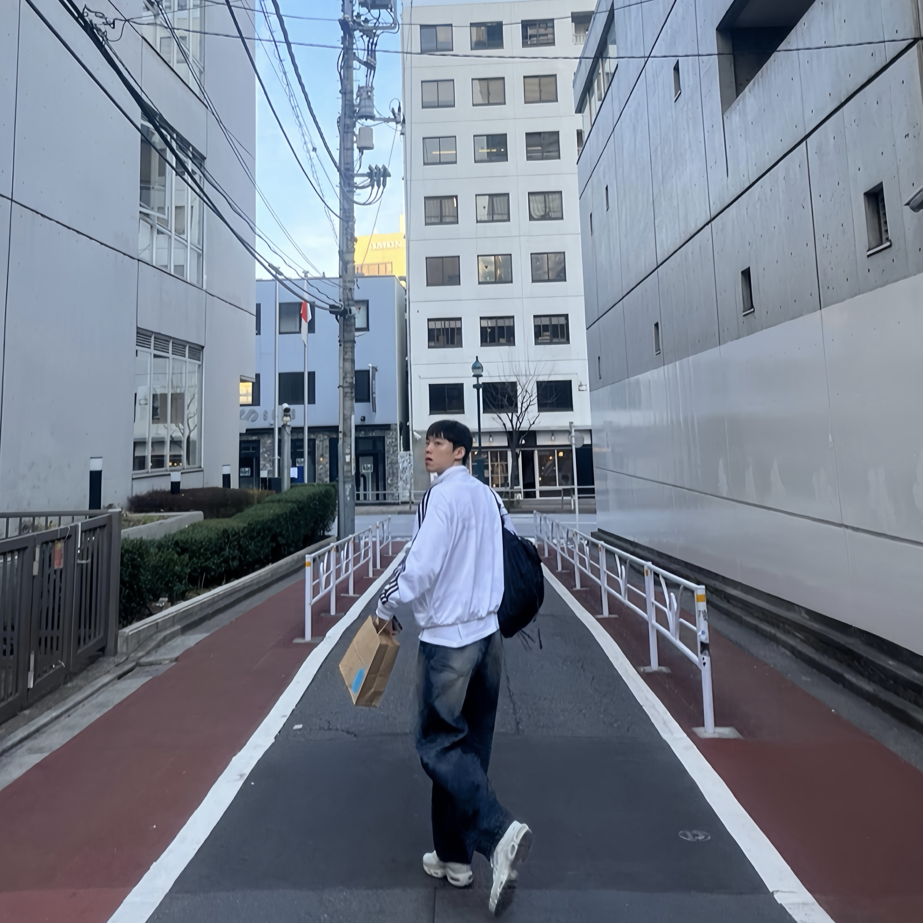 Nike x A-Cold-Wall Air Max Plus Stone, Human Made x Blue Bottle Coffee Day Off Tumbler White 착용 스타일