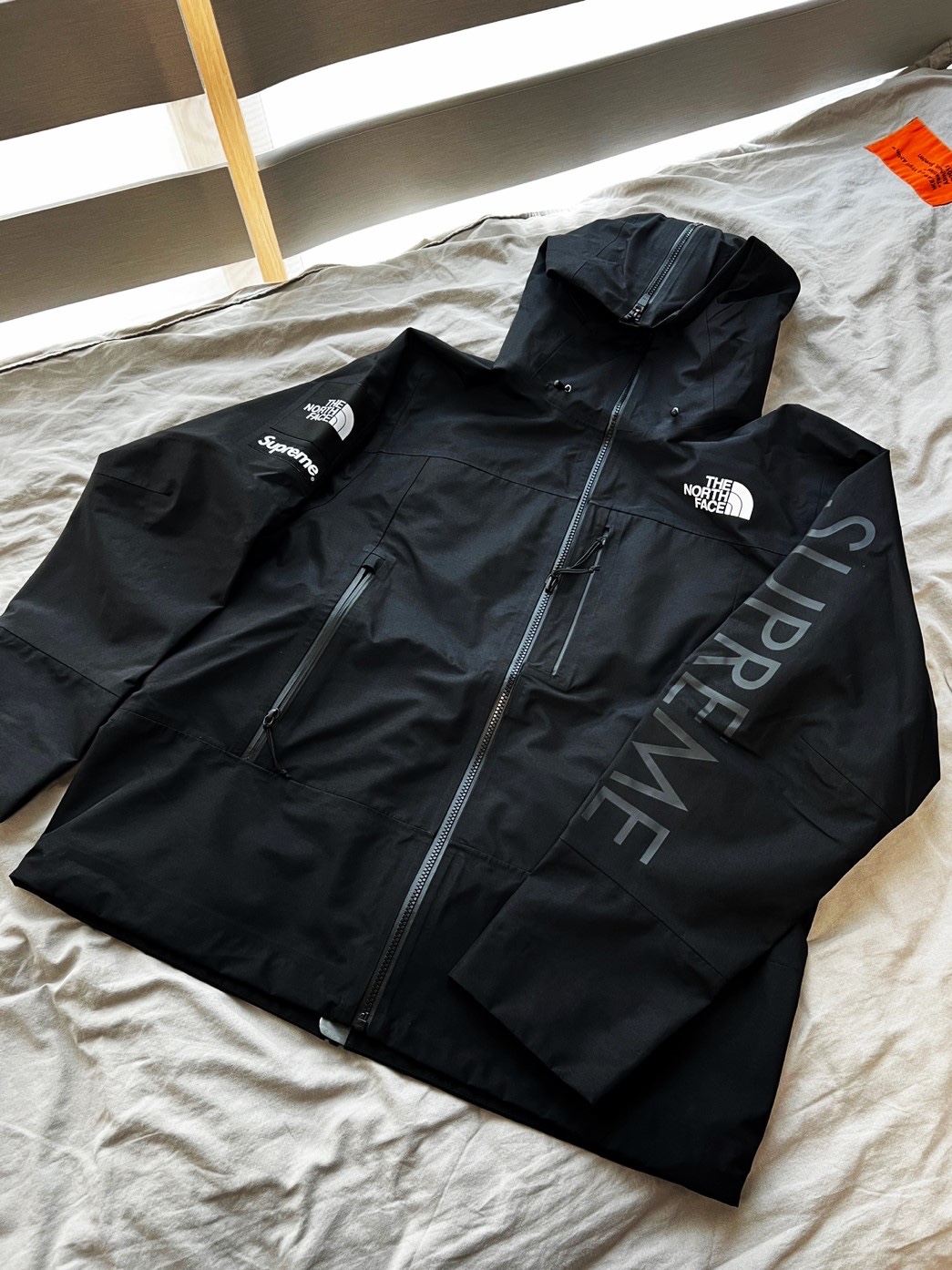 Supreme x The North Face Split Taped Seam Shell Jacket Black - 24SS 착용 스타일
