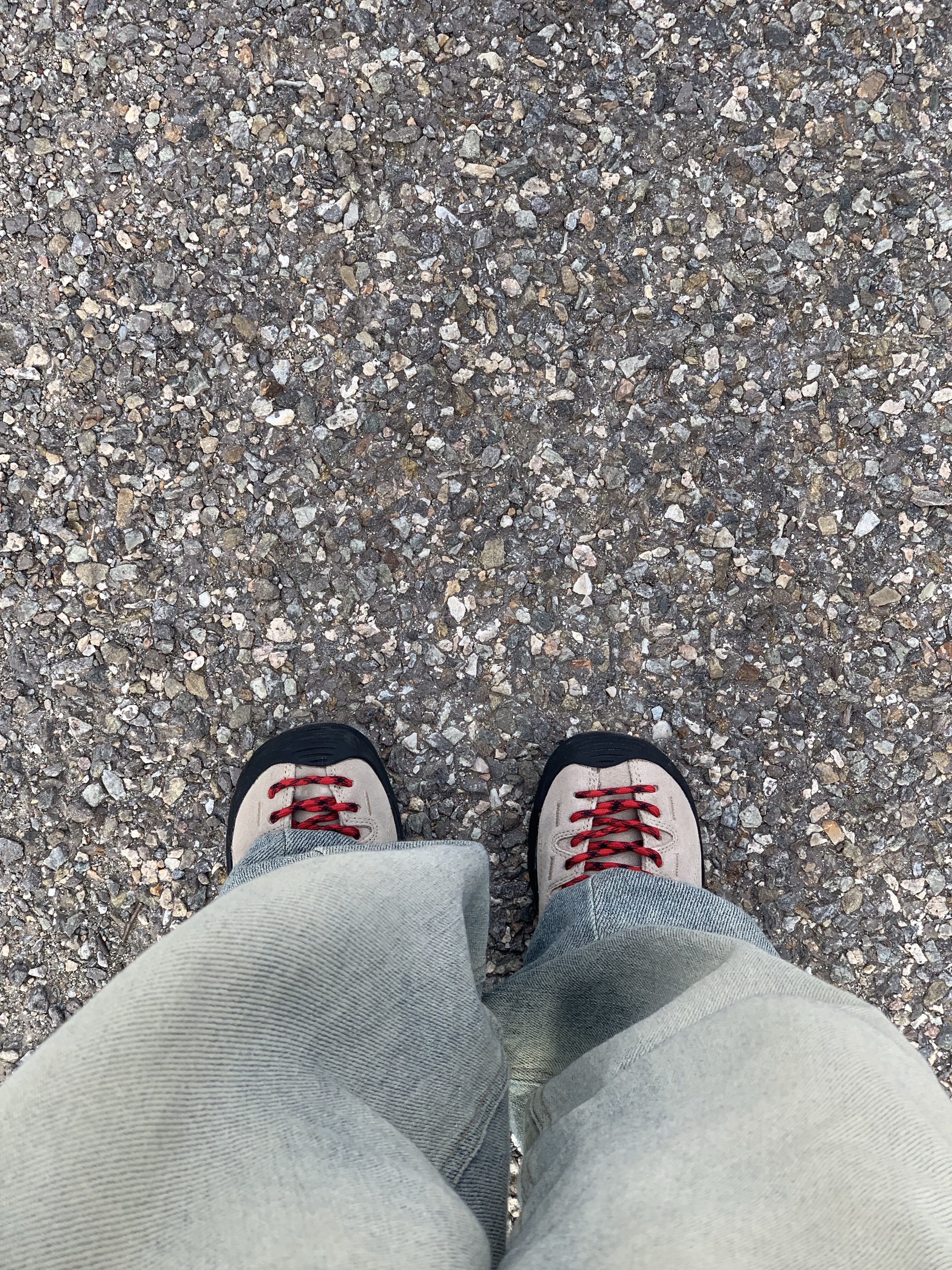 (W) Keen Jasper Suede Sneakers Silver Mink 착용 스타일 - 1