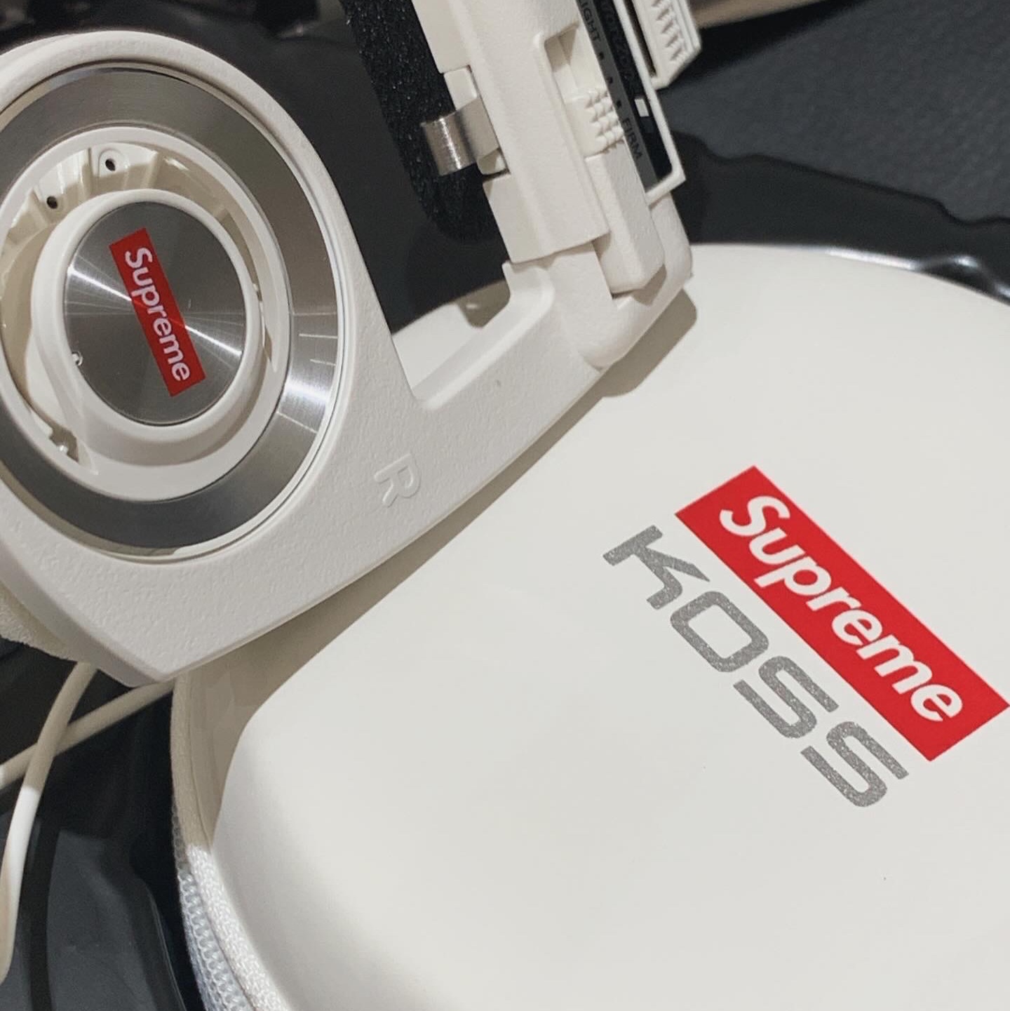 Supreme x Koss Portapro Headphones White - 23FW 착용 스타일