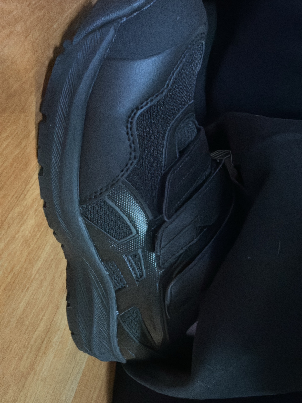 Asics Winjob CP215 Black 착용 스타일 - 2