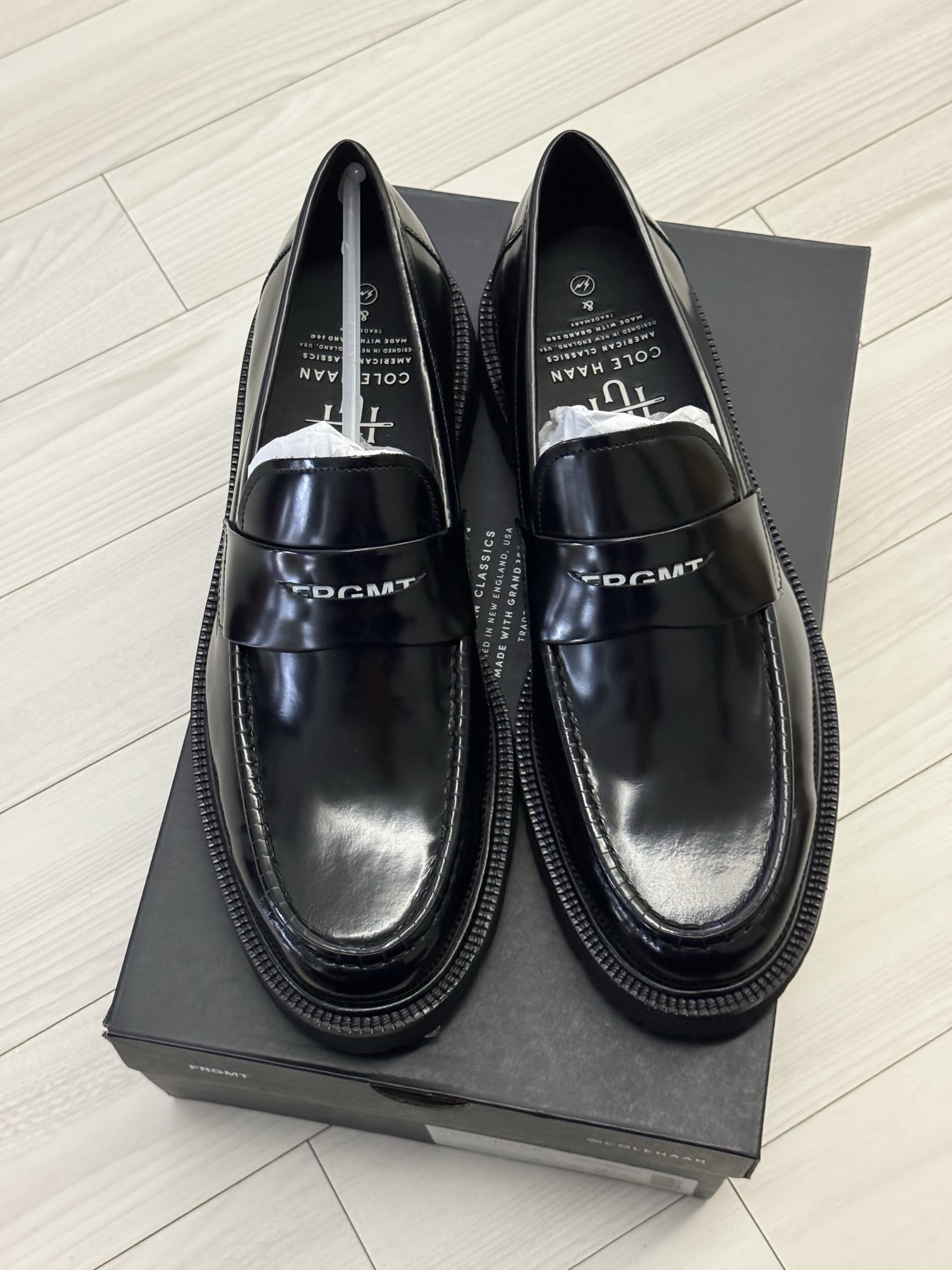 Cole Haan x Fragment American Classics Penny Loafer Black 착용 스타일 - 1
