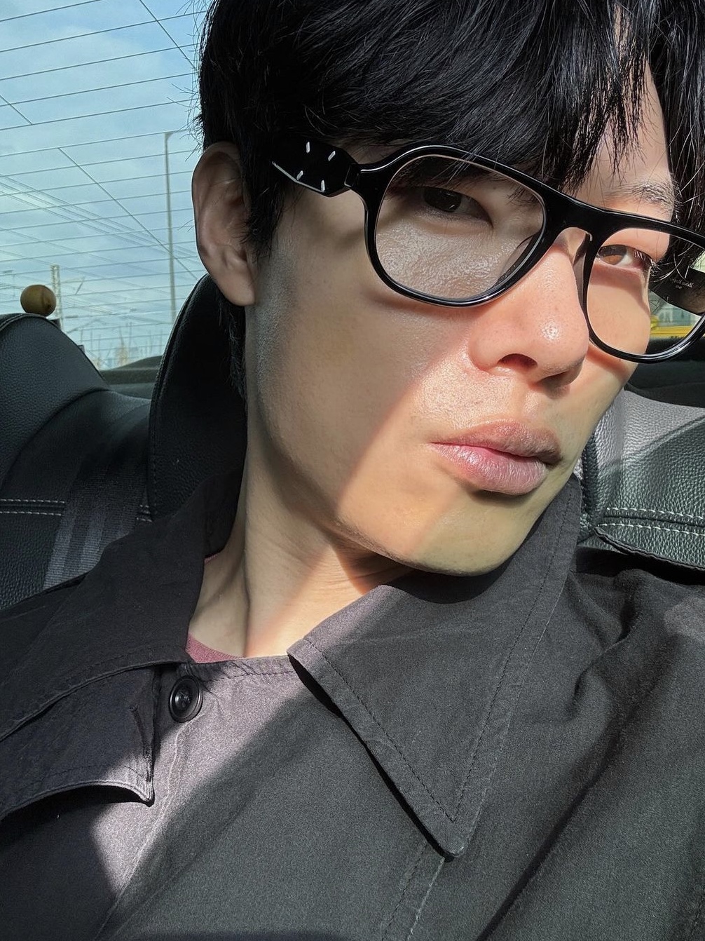 Gentle Monster x Maison Margiela MM114 Black Clear 착용 스타일