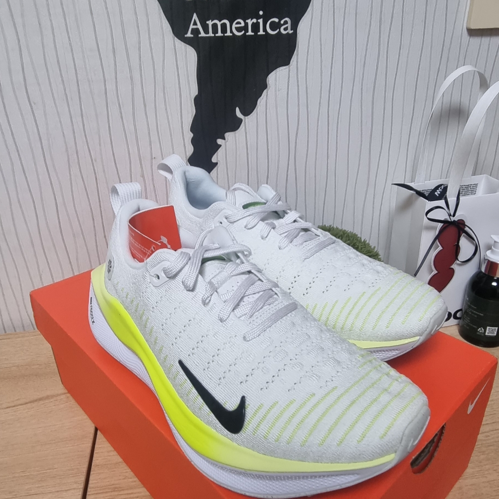 (W) Nike ReactX Infinity Run 4 White Light Lemon Twist 착용 스타일 - 3
