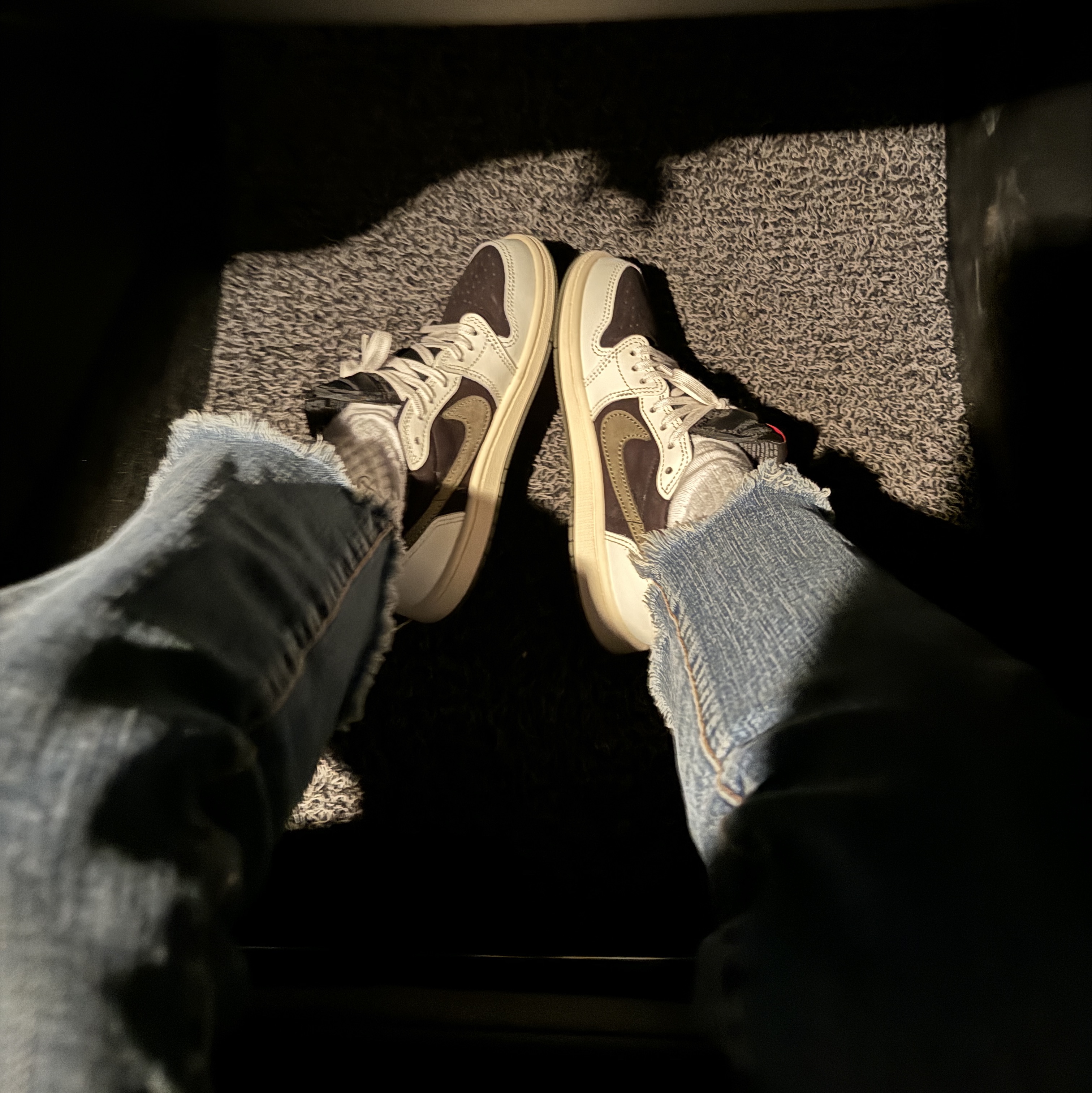 (PS) Jordan 1 x Travis Scott Retro Low OG SP Medium Olive 착용 스타일