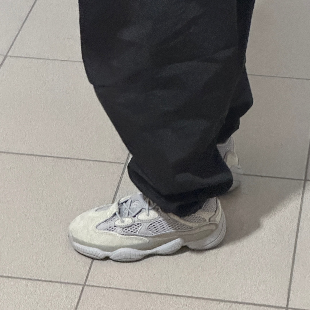(Kids) Adidas Yeezy 500 Stone Salt 착용 스타일 - 2