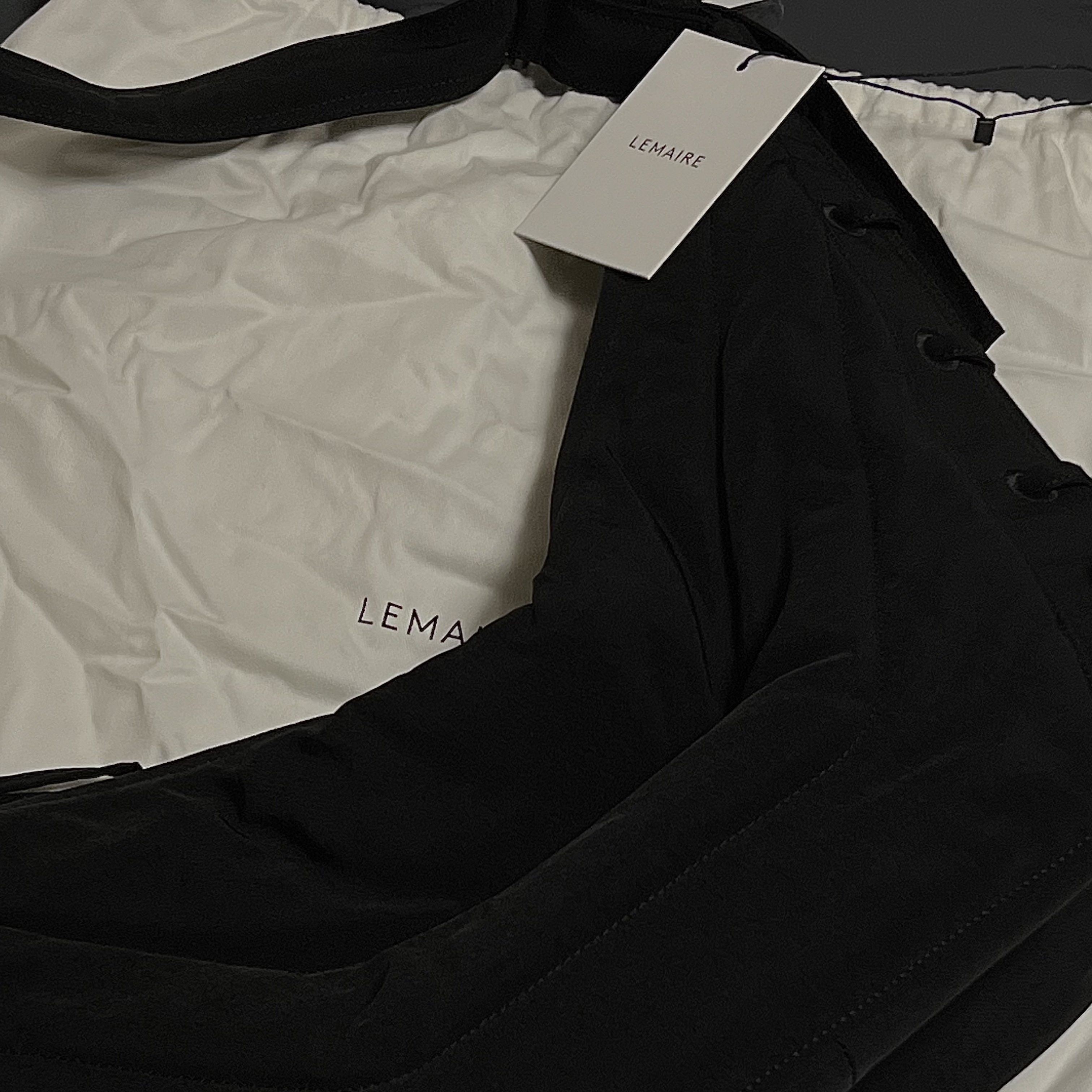 Lemaire Medium Soft Game Bag Nylon Canvas Dark Chocolate 착용 스타일