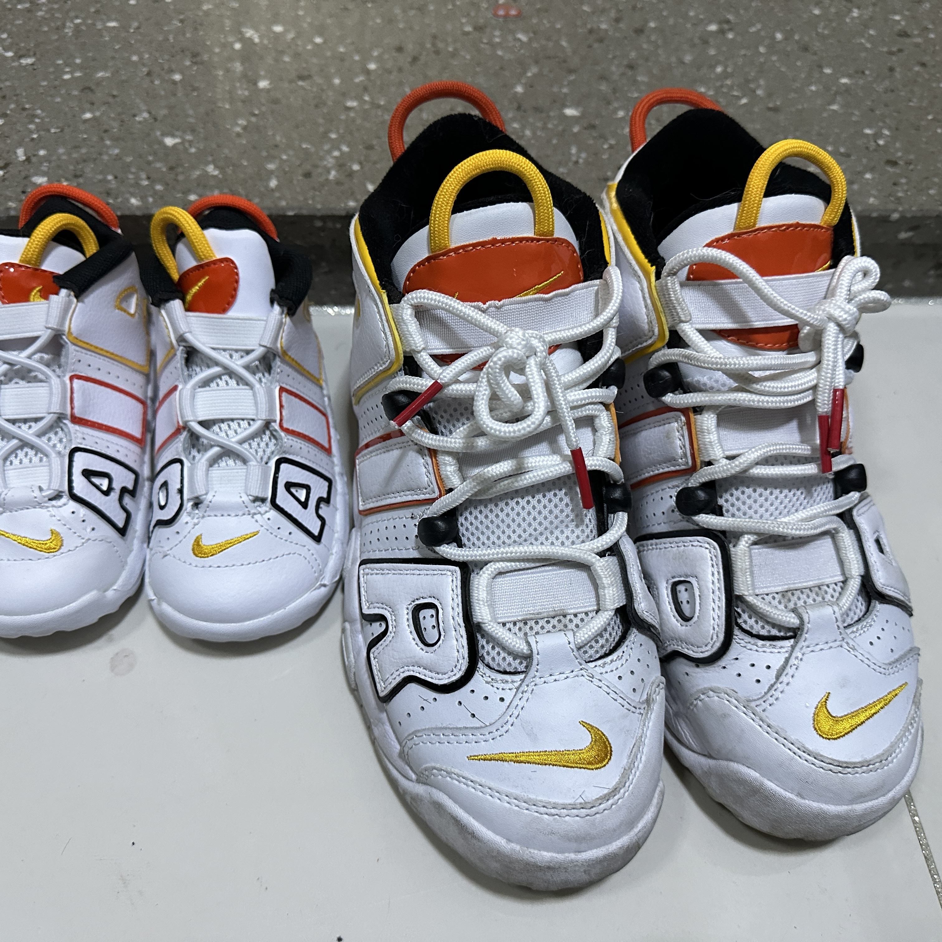 (TD) Nike Air More Uptempo Rayguns 착용 스타일
