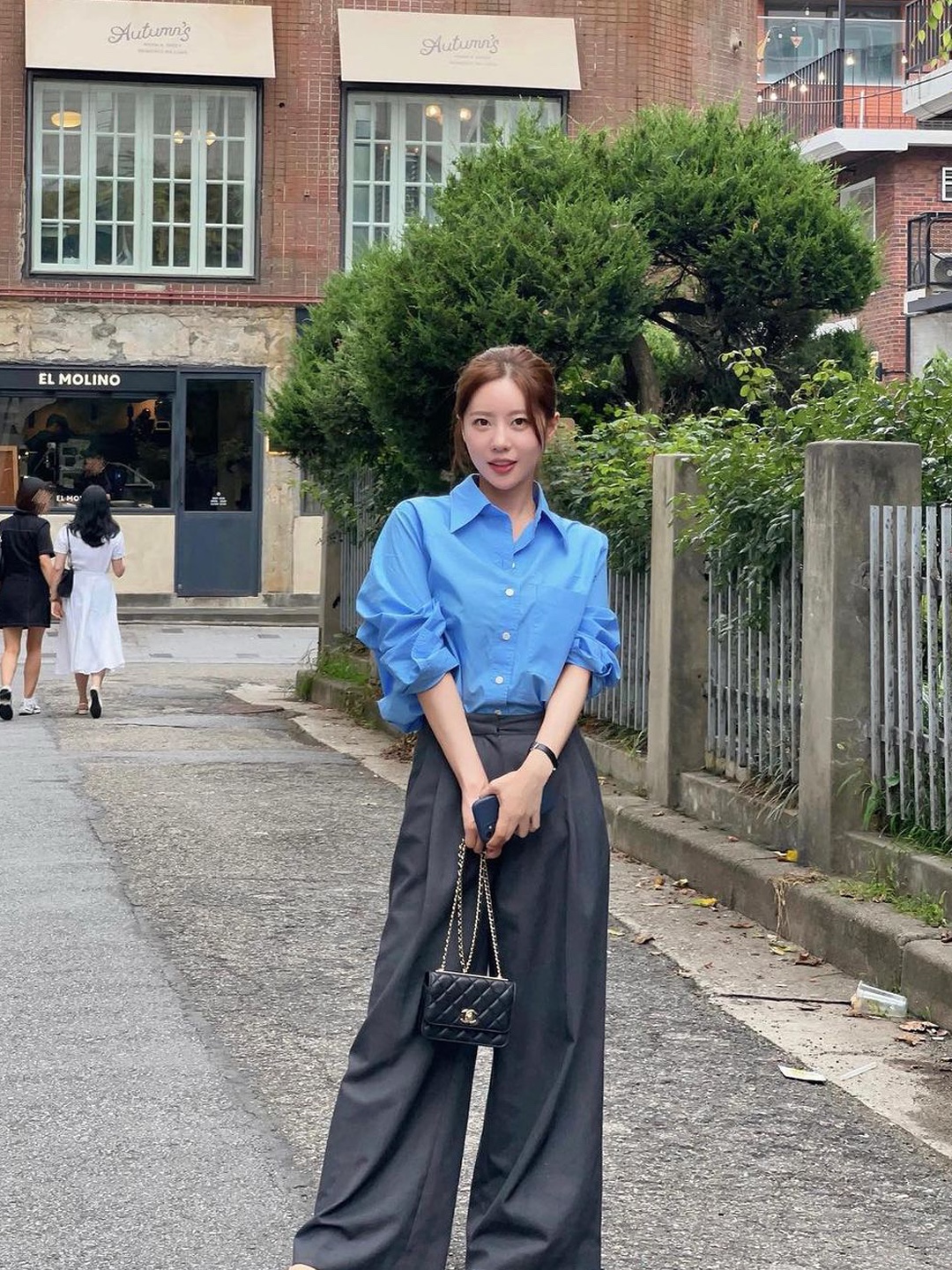 (W) Dunst Semi-Wide Wool Slacks Charcoal Grey, Dunst Wide-Leg Layered Slacks Charcoal Grey 착용 스타일 - 4