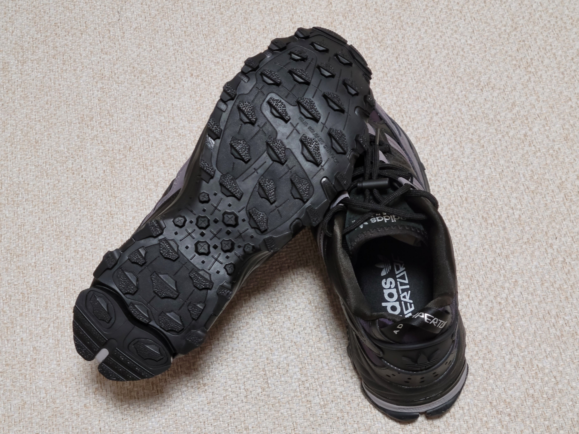 Adidas Hyperturf Core Black 착용 스타일 - 4