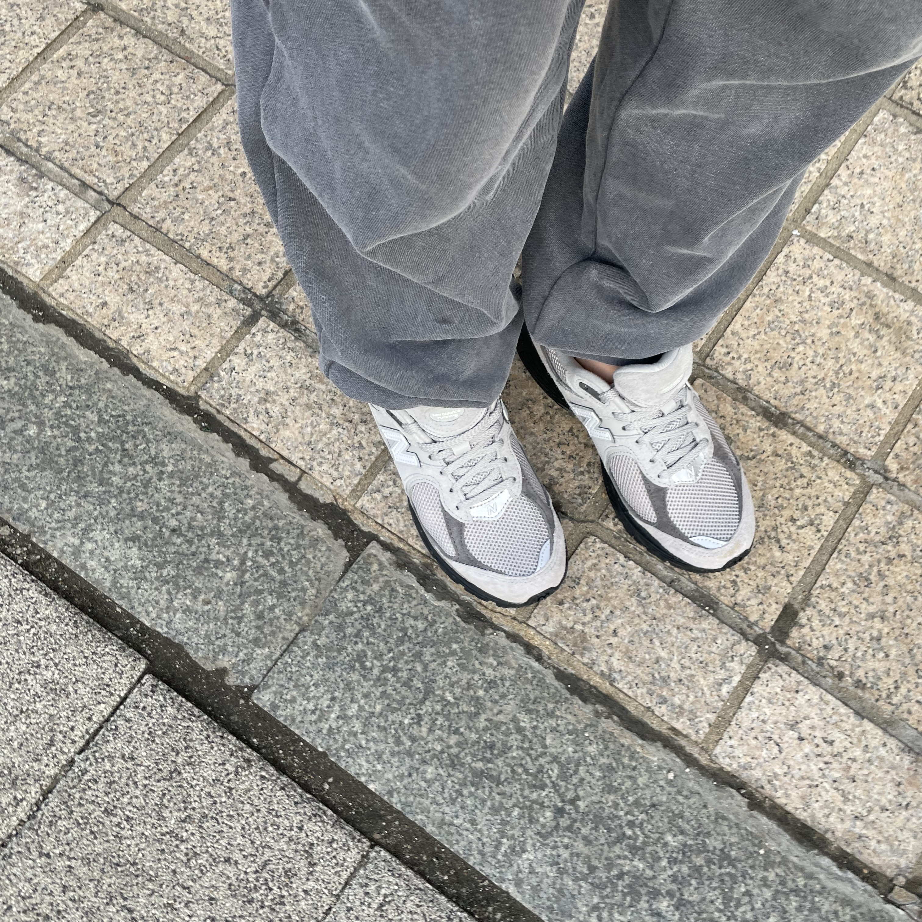 New Balance 2002R Grey Black - JD Sports Exclusive 착용 스타일