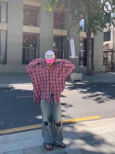 Our Legacy Borrowed Shirt Big Lumbercheck Print 착용 스타일