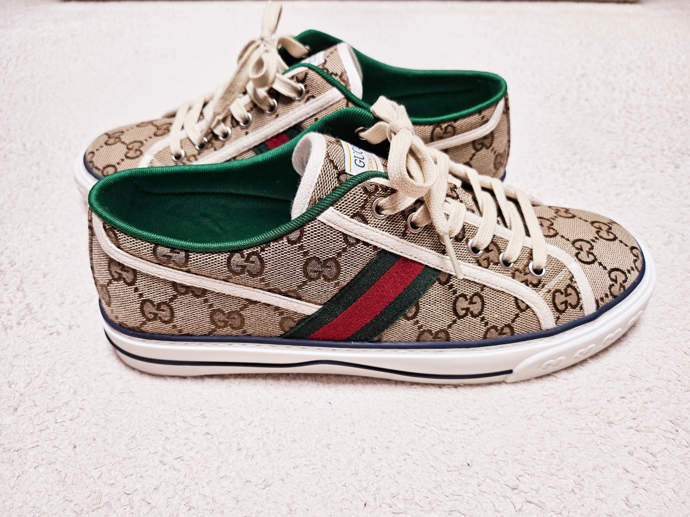 Gucci Tennis 1977 Ebony 착용 스타일 - 2