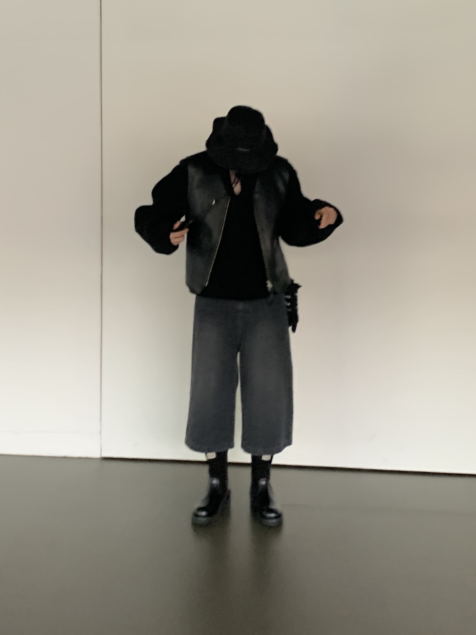 Stussy x Our Legacy Work Shop Runner Fleece Pullover Black, Our Legacy x Stussy Work Shop Work Boot Black Leather 착용 스타일 - 3