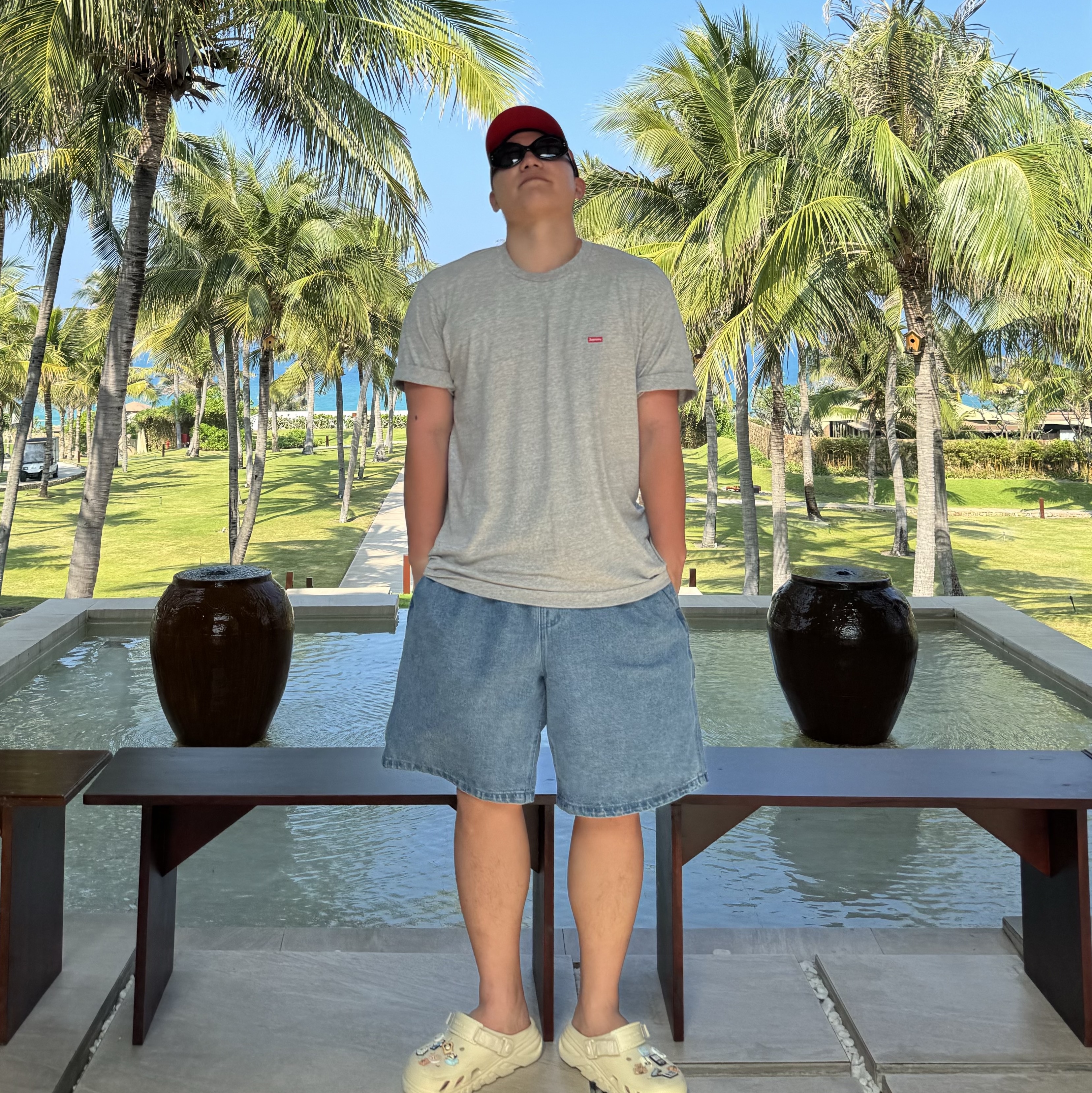 Supreme Nomi Sunglasses Black - 23SS, Supreme Ventile Camp Cap Red - 23SS 착용 스타일 - 2