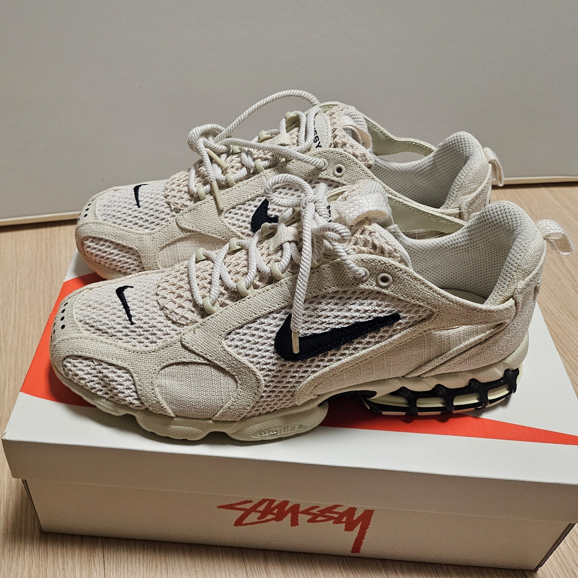 Nike x Stussy Air Zoom Spiridon Cage 2 Fossil 착용 스타일