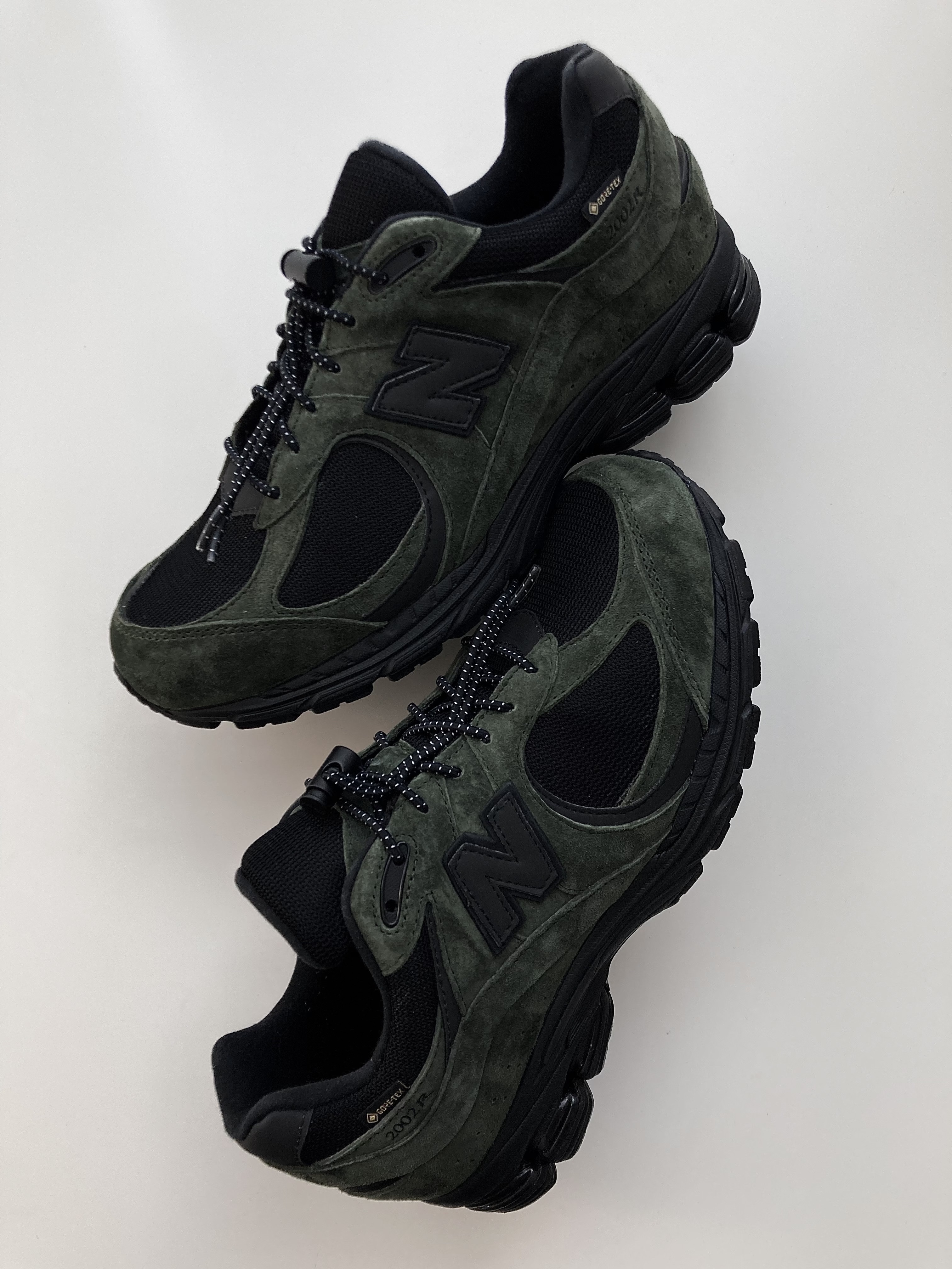 New Balance x JJJJound 2002R Gore-Tex Pine 착용 스타일