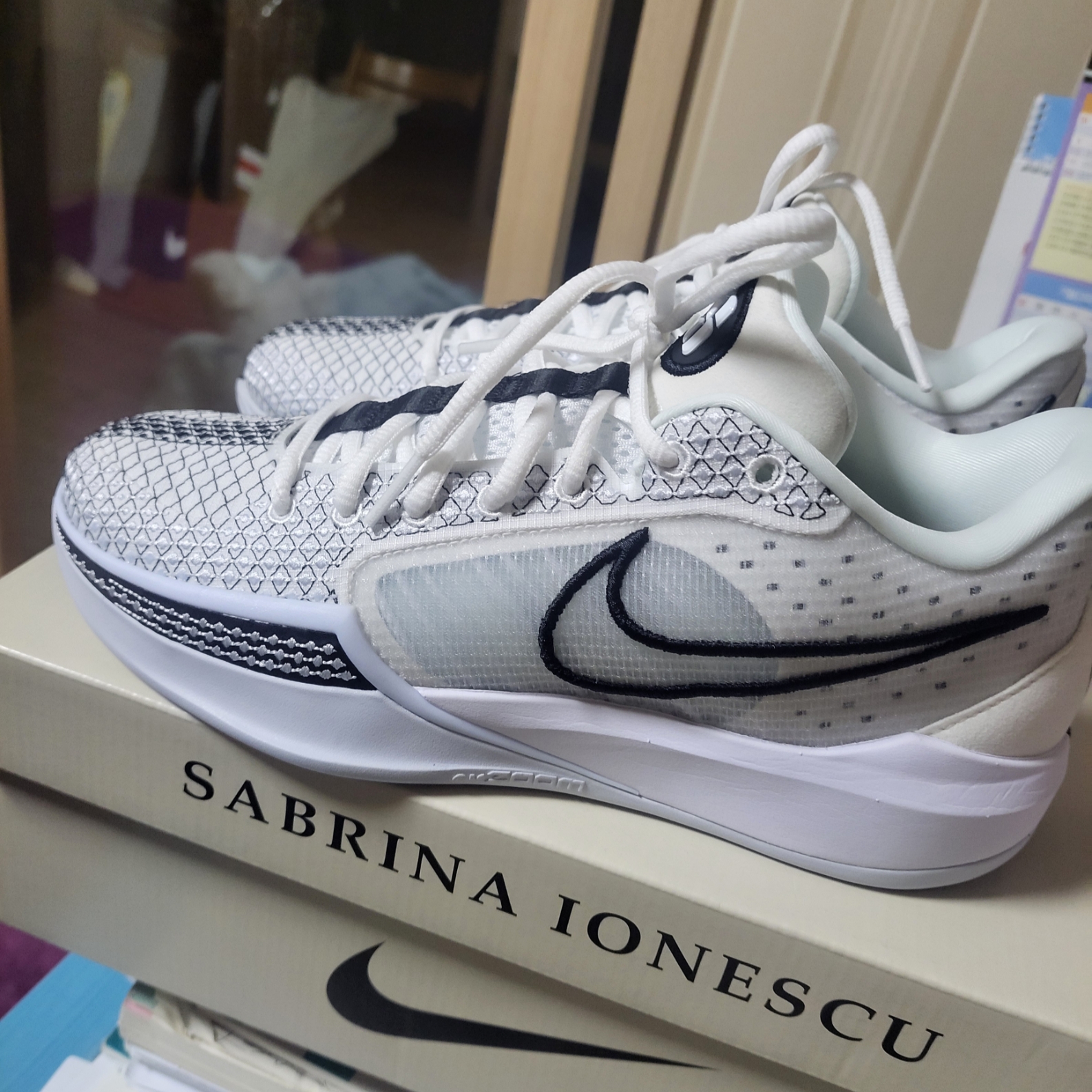 Nike Sabrina 1 EP Magnetic 착용 스타일