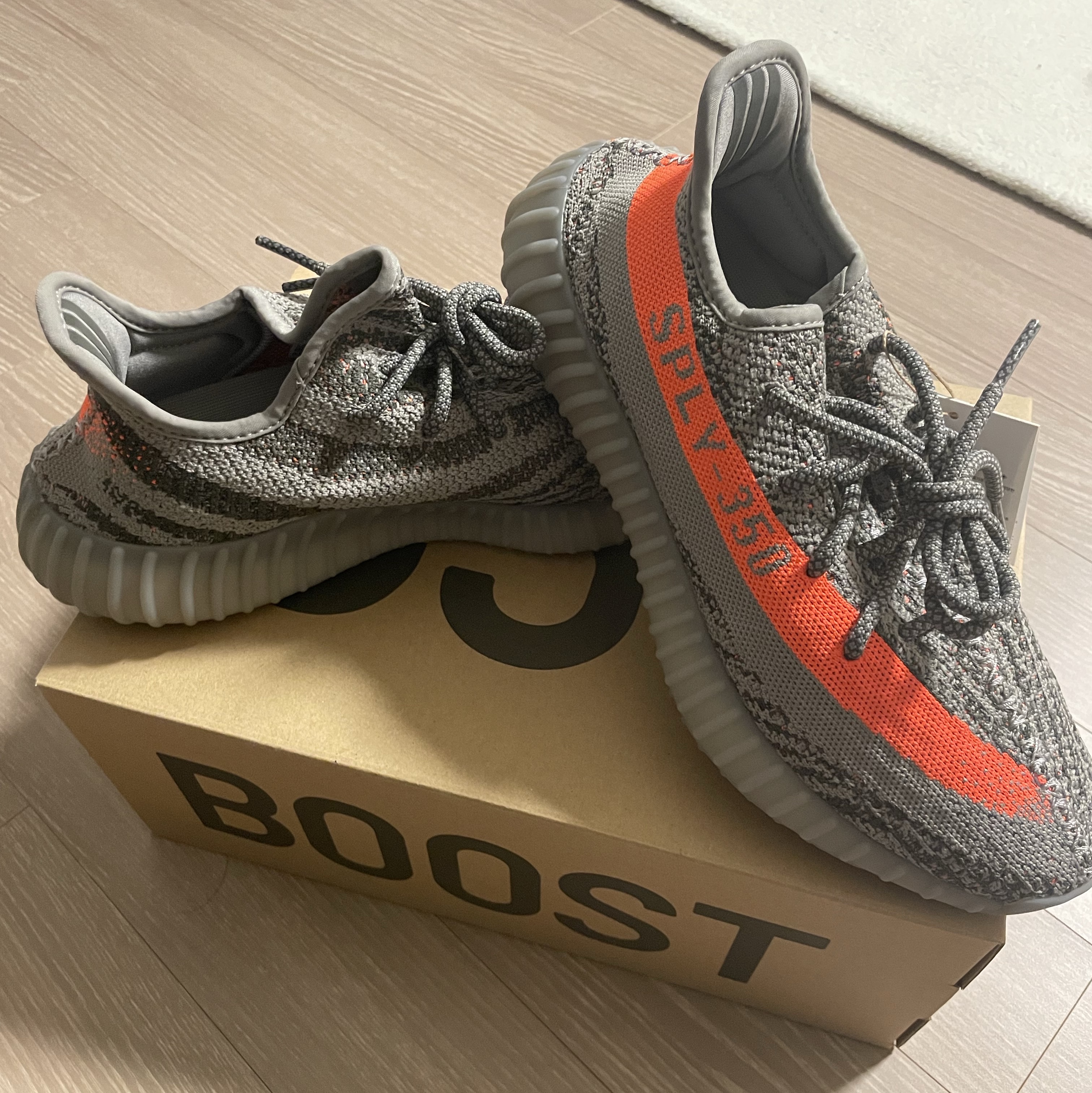 Adidas Yeezy Boost 350 V2 Beluga - Reflective 착용 스타일 - 3
