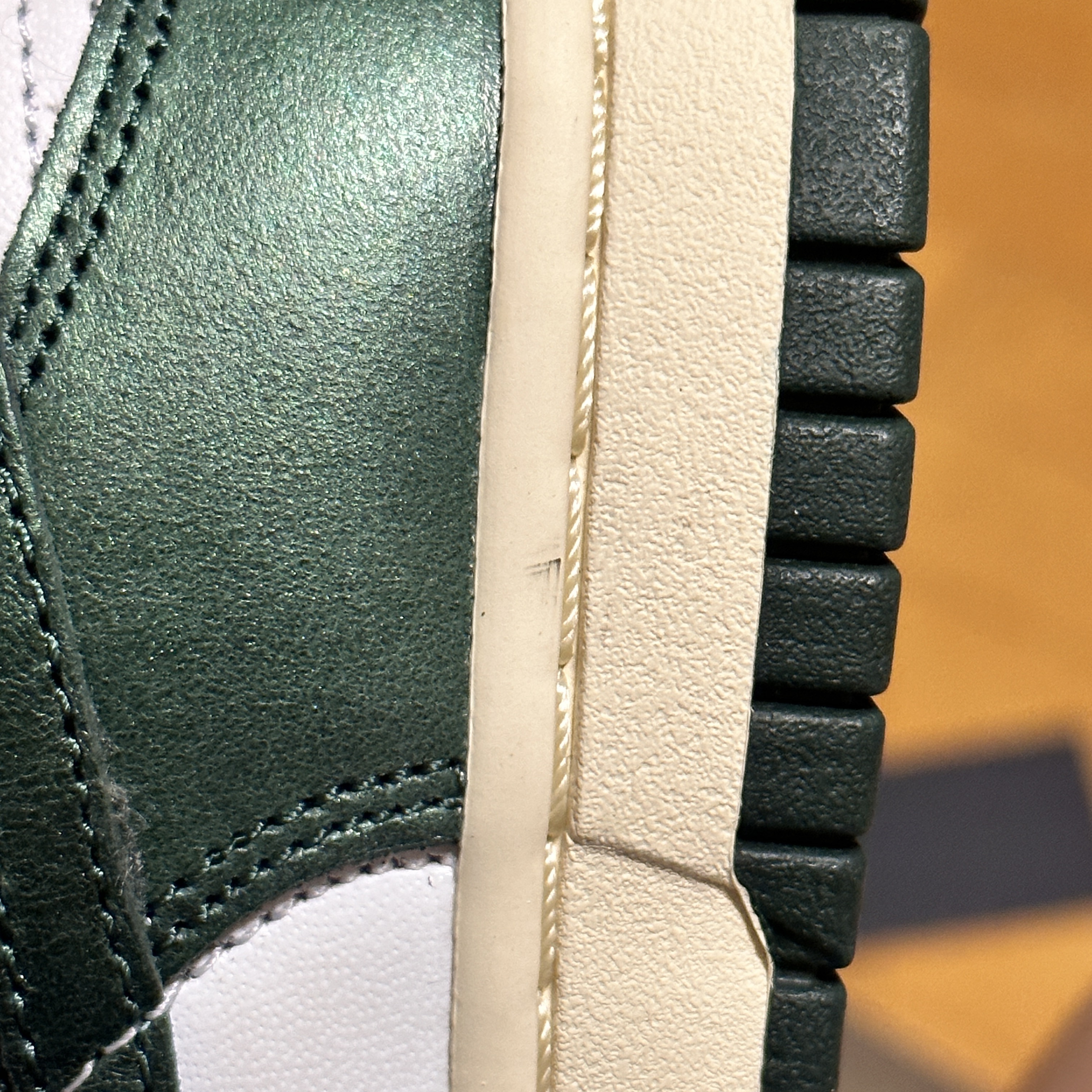 (W) Nike Dunk Low Vintage Green 착용 스타일 - 8