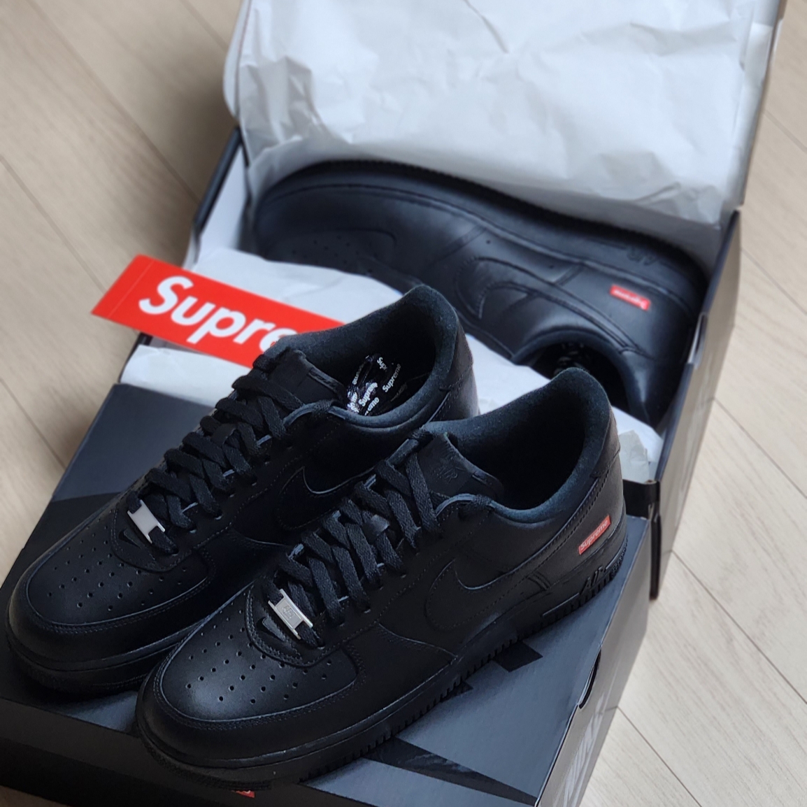 Nike x Supreme Air Force 1 Low Black 착용 스타일