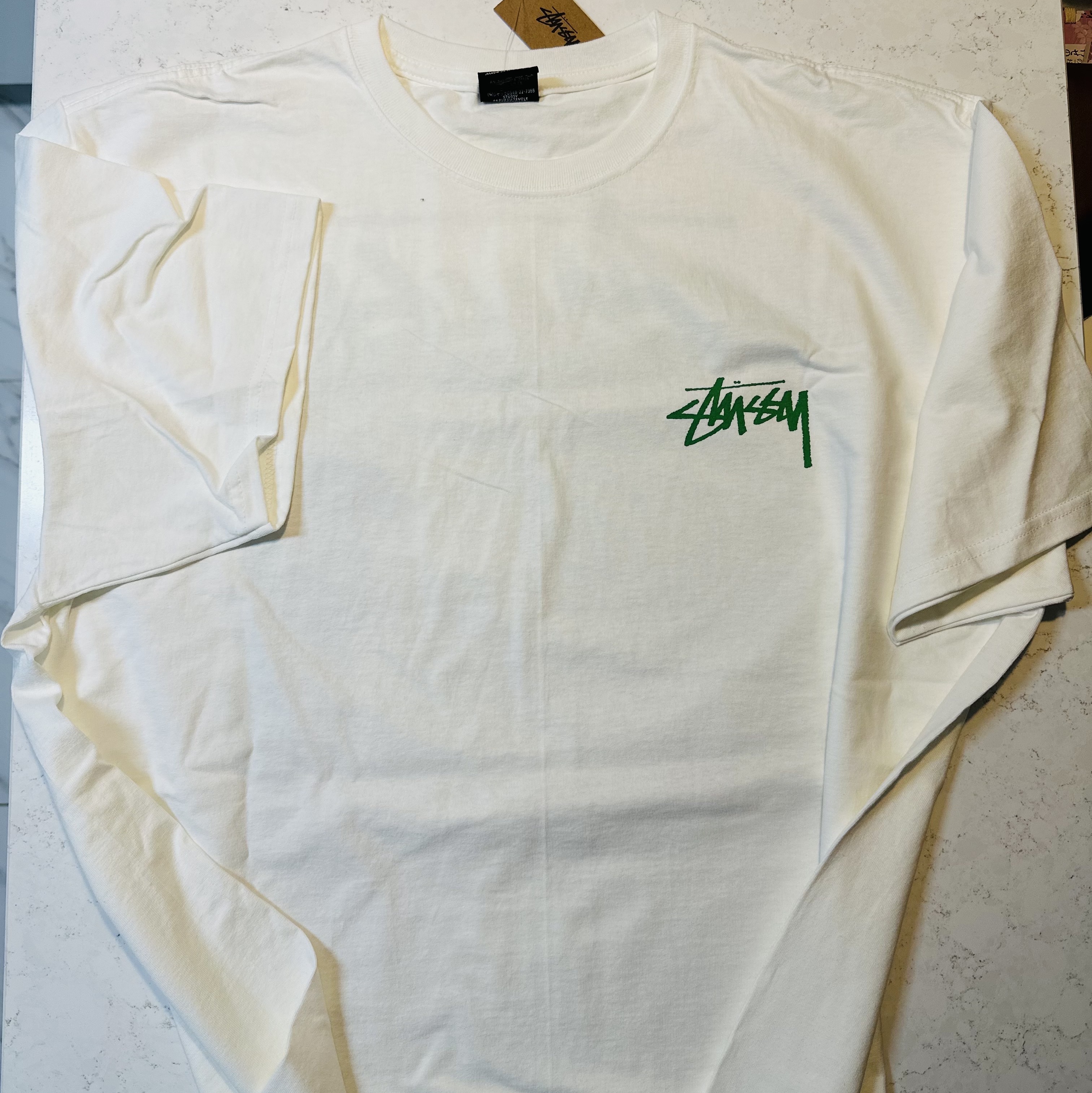Stussy Landin T-Shirt White 착용 스타일 - 2