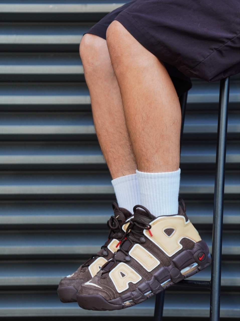 Nike Air More Uptempo 96 Baroque Brown Sesame 착용 스타일 - 4