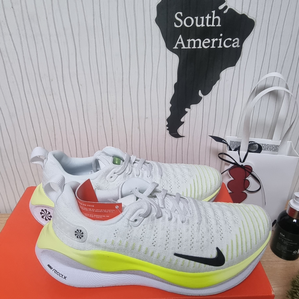 (W) Nike ReactX Infinity Run 4 White Light Lemon Twist 착용 스타일 - 2
