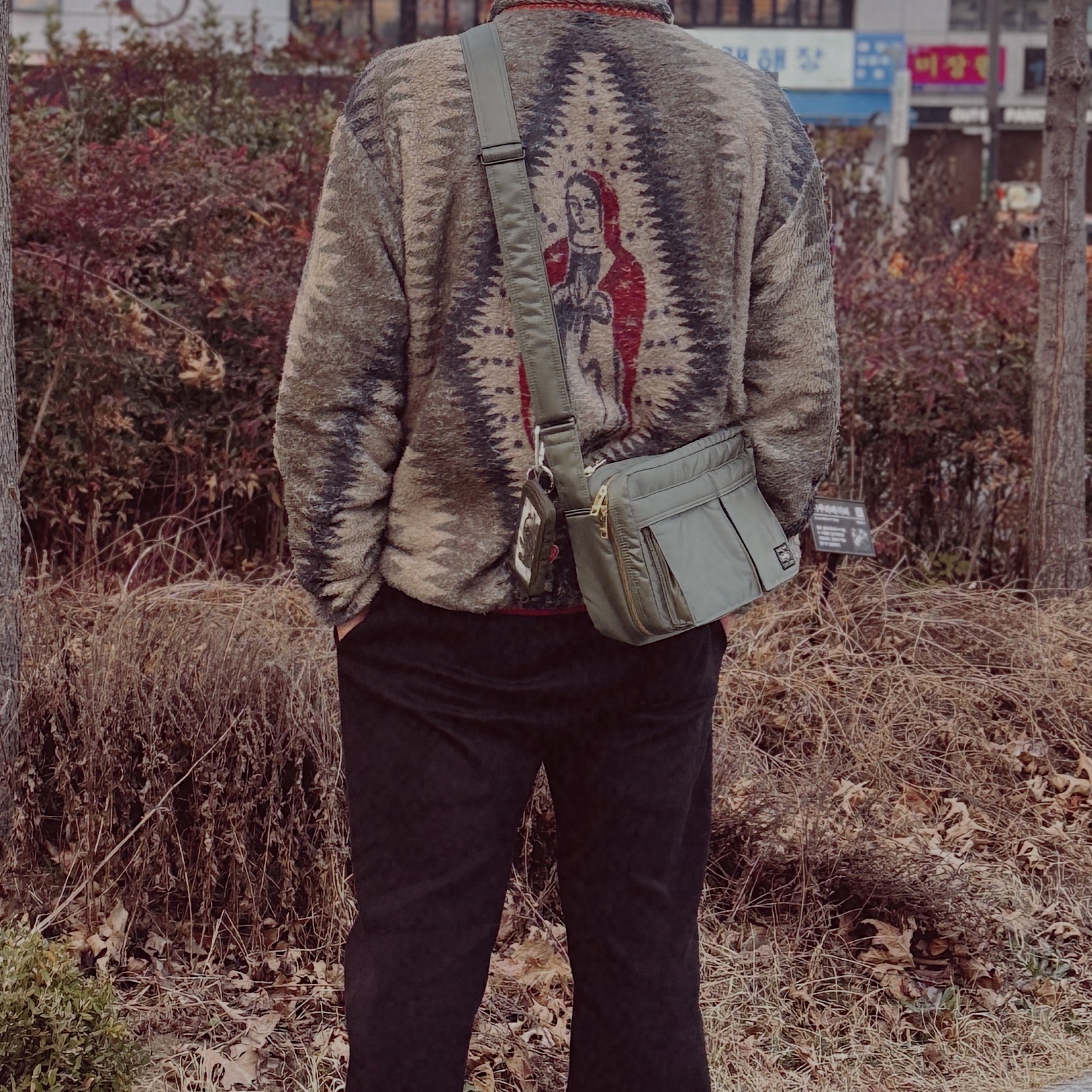 Kapital Thunder Mother Pattern Fleece Zip Blouson Grey Beige, Porter Tanker Shoulder Bag S Sage Green 착용 스타일