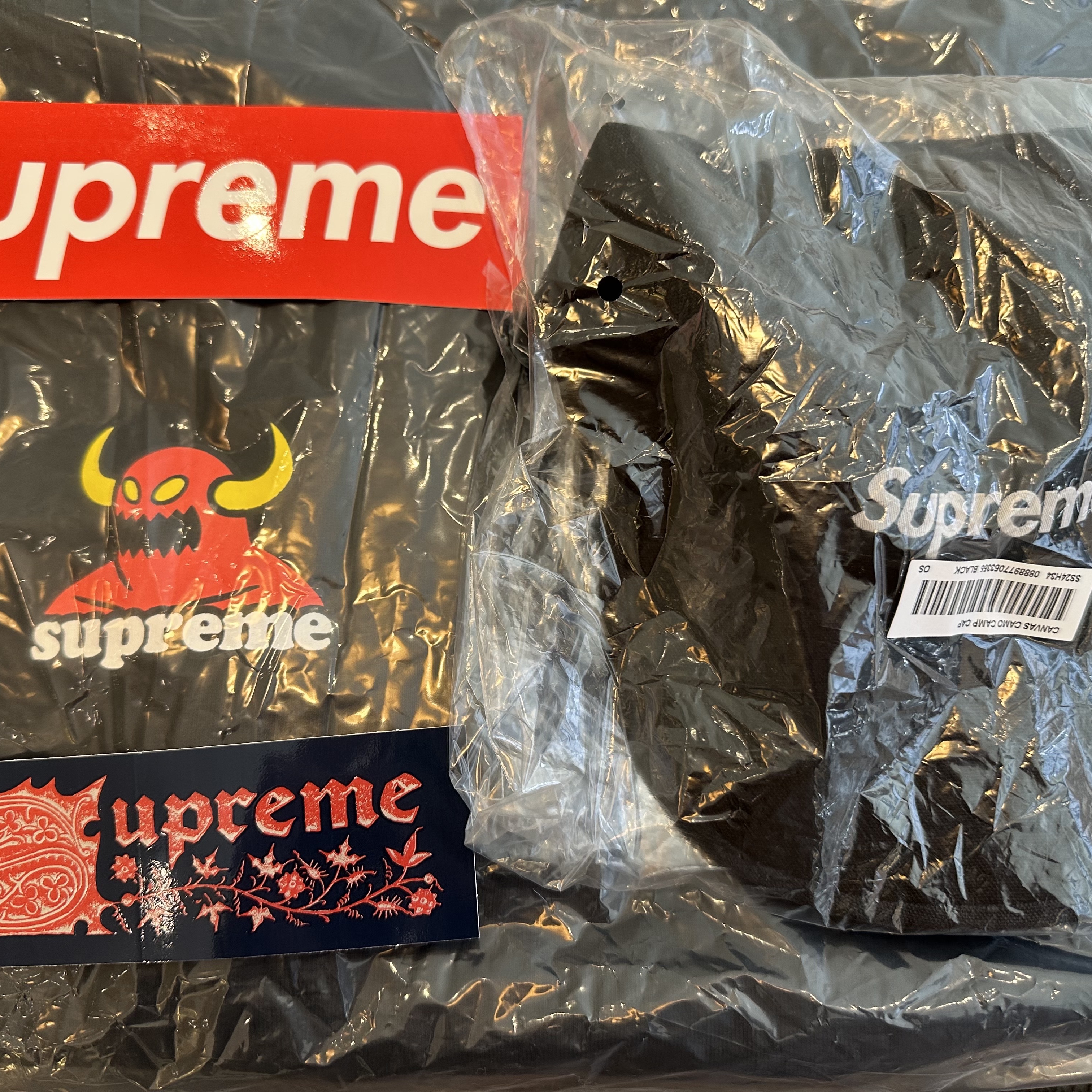 Supreme x Toy Machine Hooded Sweatshirt Black - 24SS, Supreme Washed Canvas Camp Cap Black - 24SS 착용 스타일