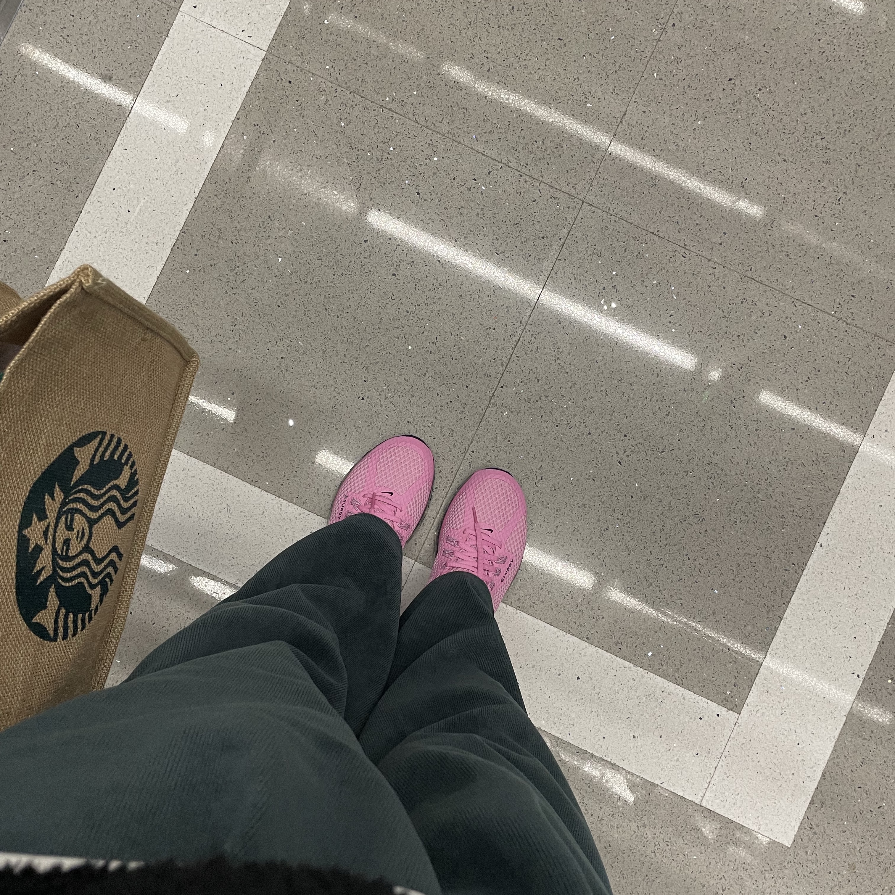 Nike x Stussy Air Max 2013 Psychic Pink 착용 스타일