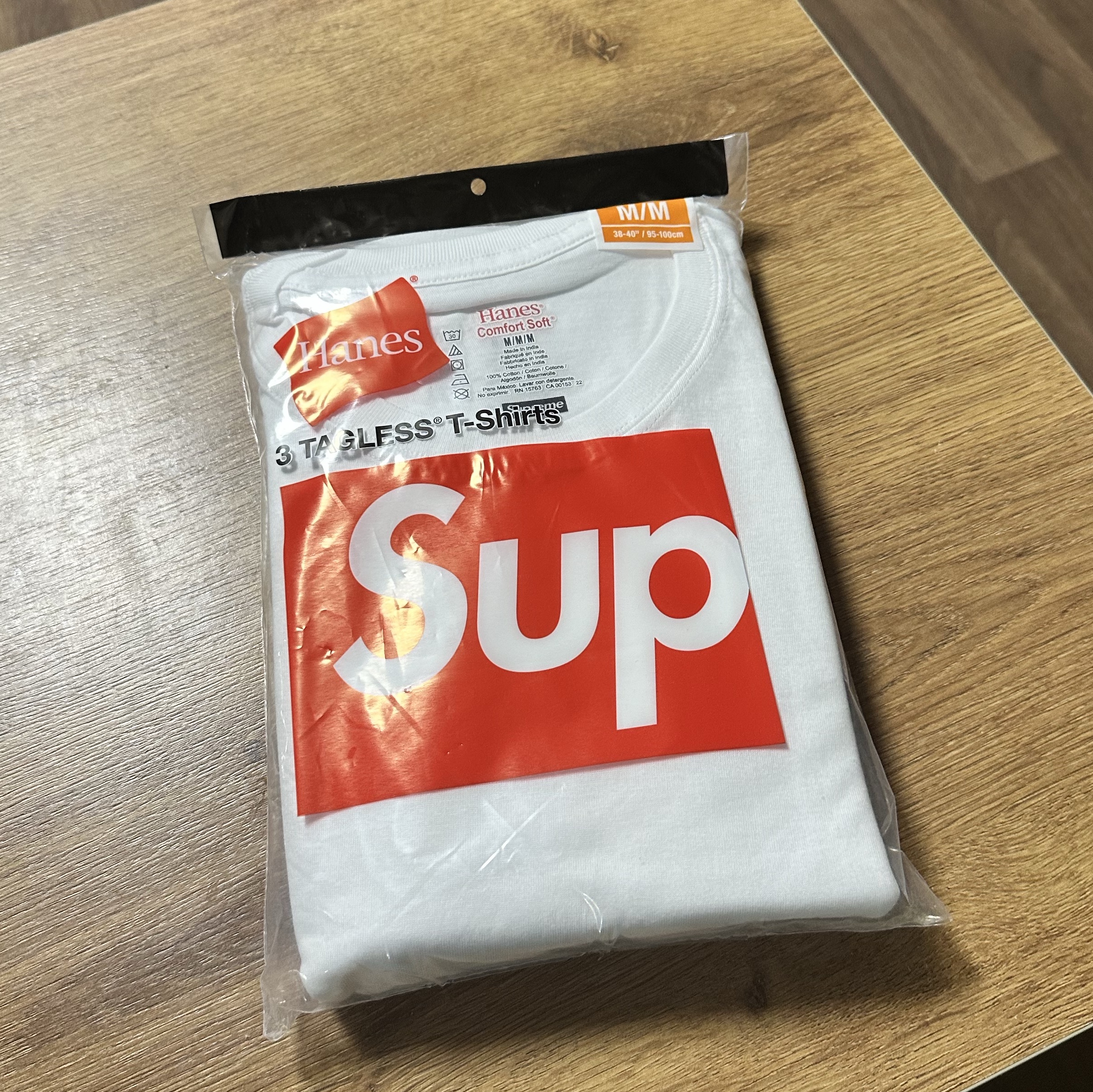 Supreme Hanes Tagless T-Shirt White (3 Pack) 착용 스타일