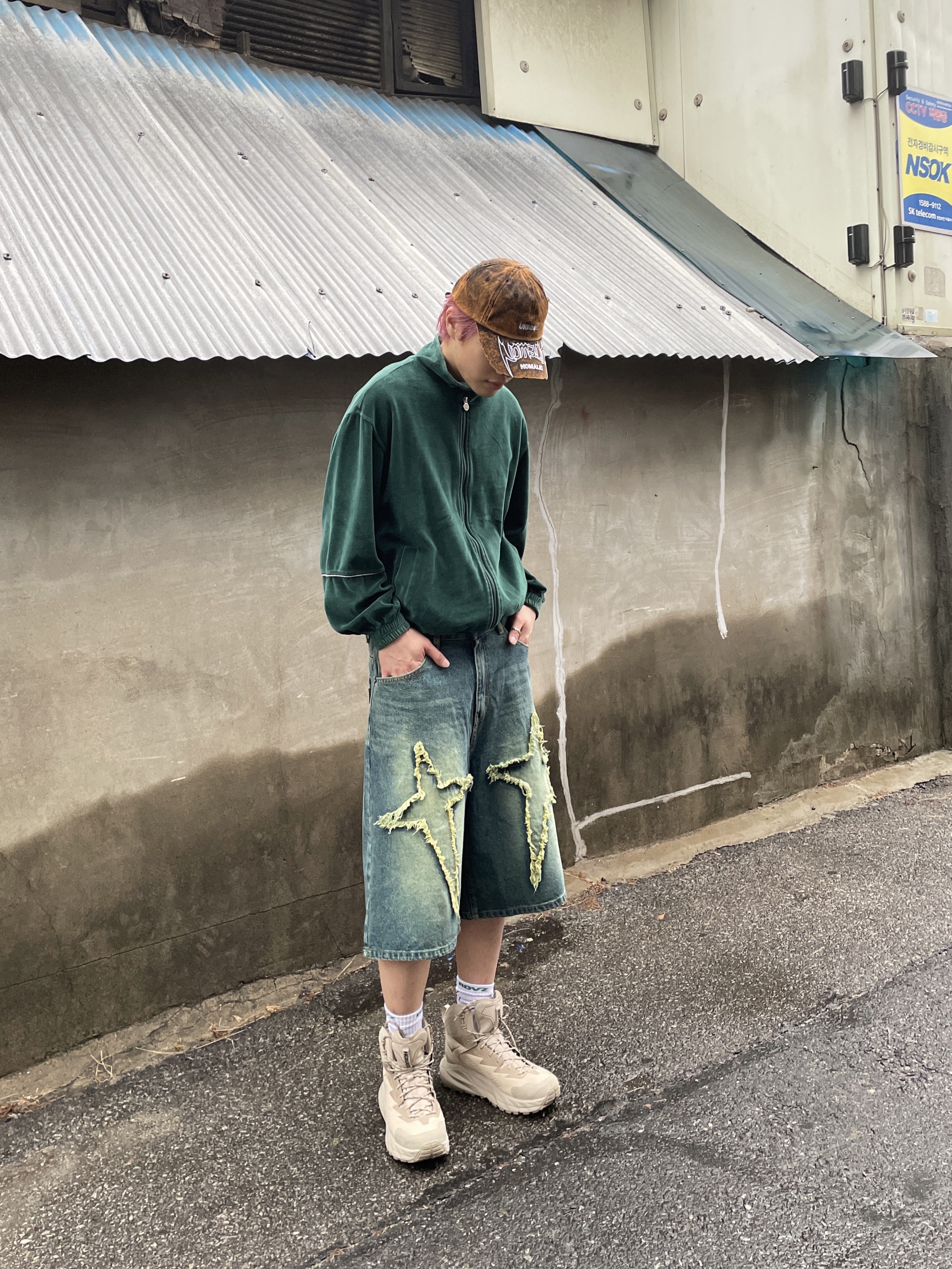 Hoka Kaha Gore-Tex Tan 착용 스타일 - 3