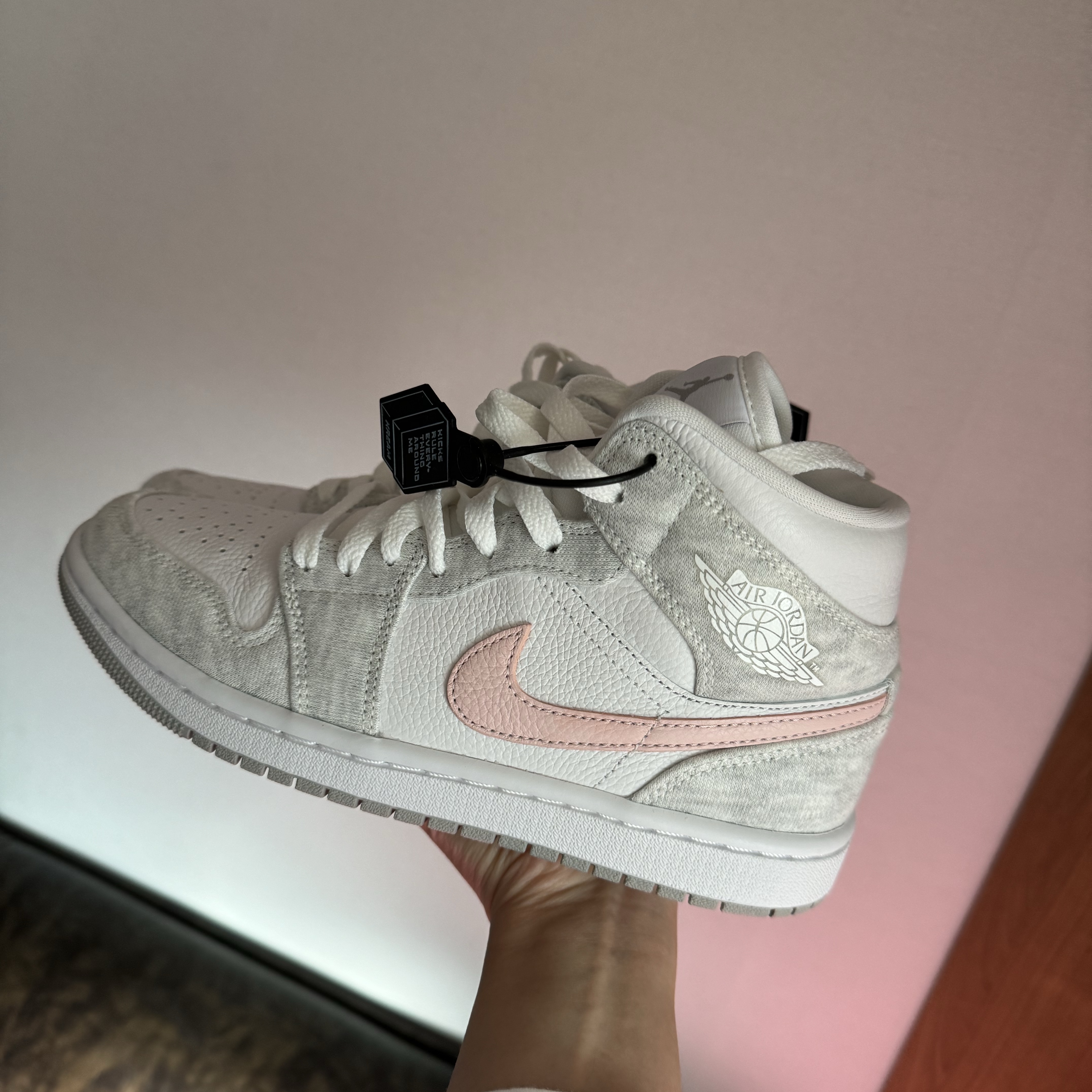 (W) Jordan 1 Mid SE Light Iron Ore 착용 스타일