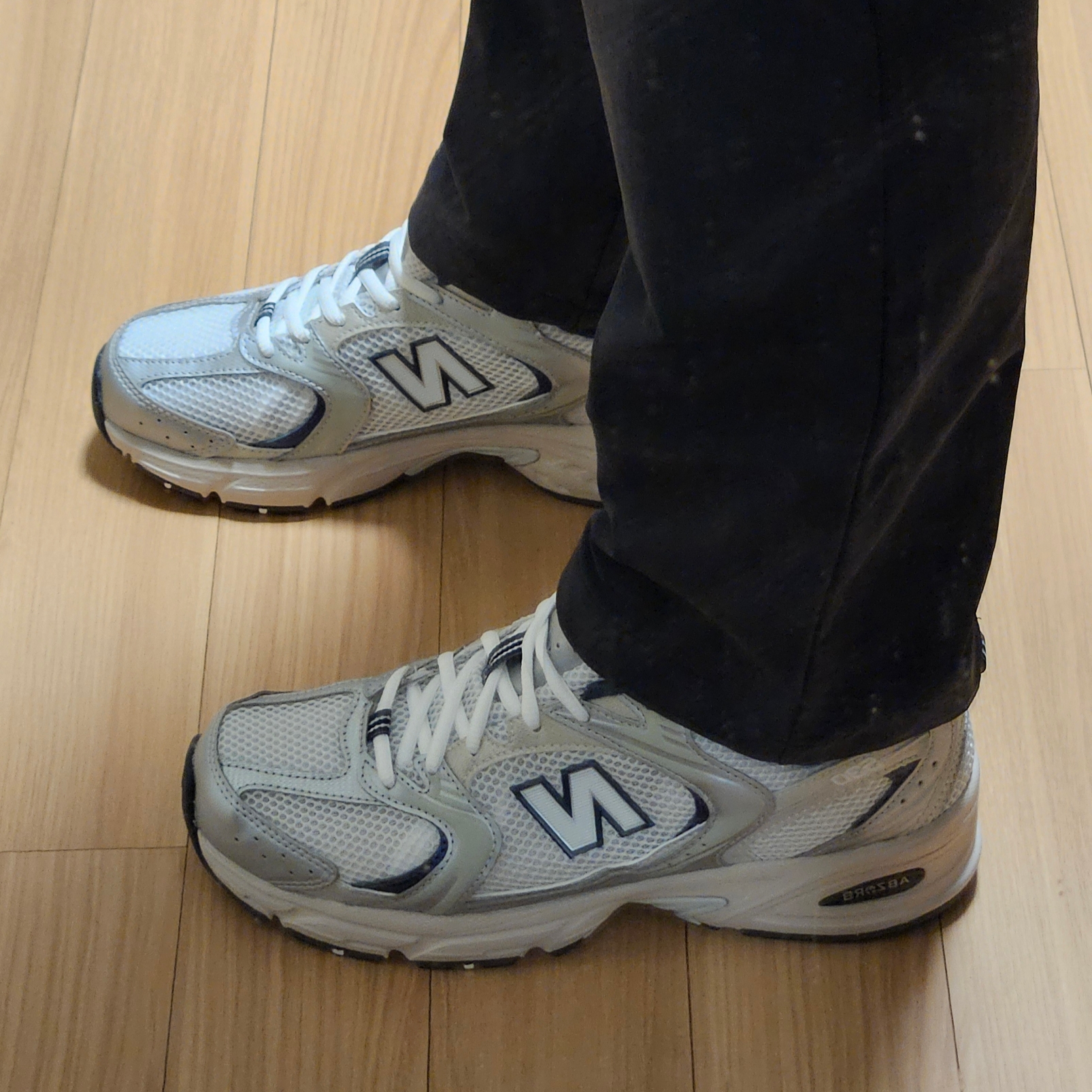 New Balance 530 Steel Grey 착용 스타일
