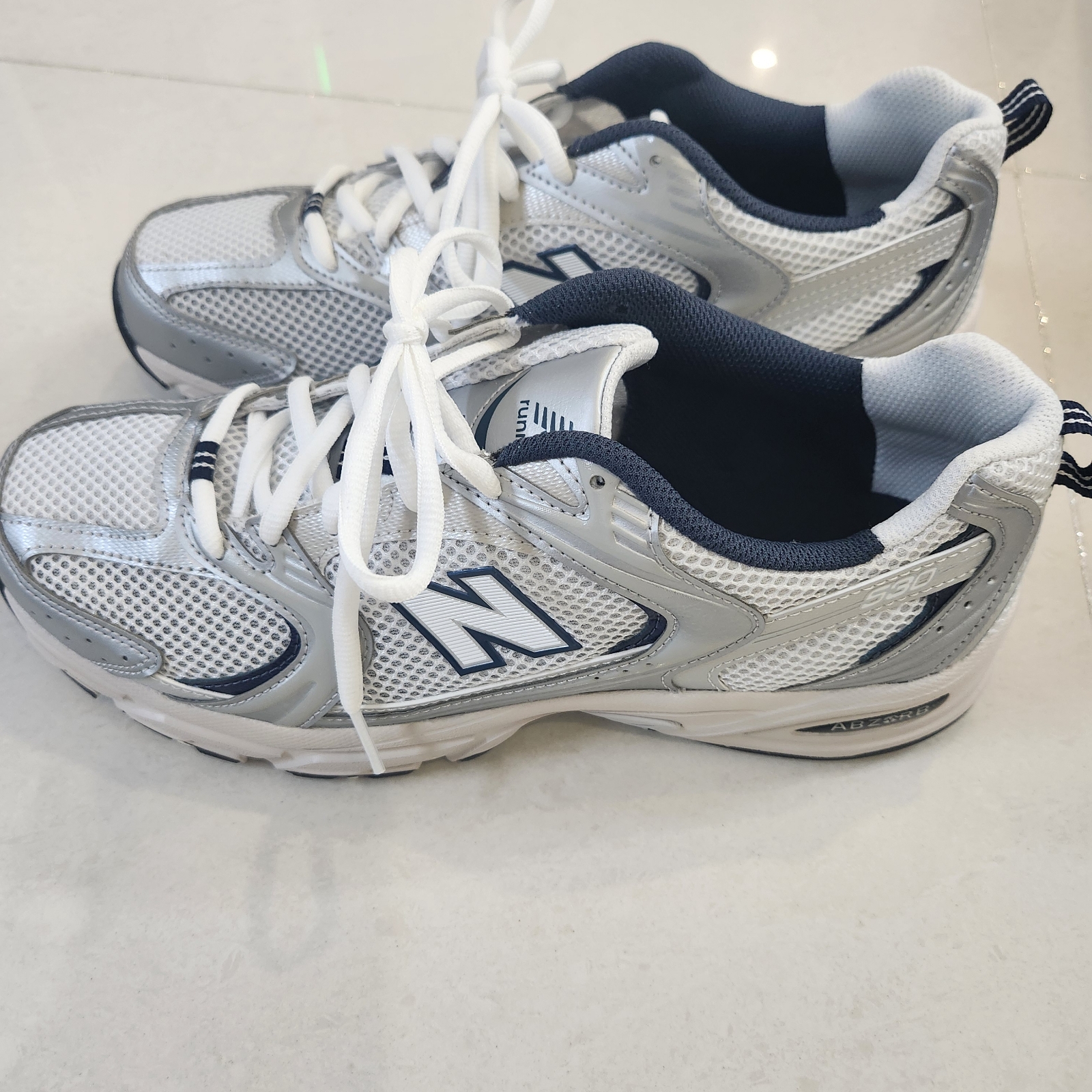 New Balance 530 Steel Grey 착용 스타일