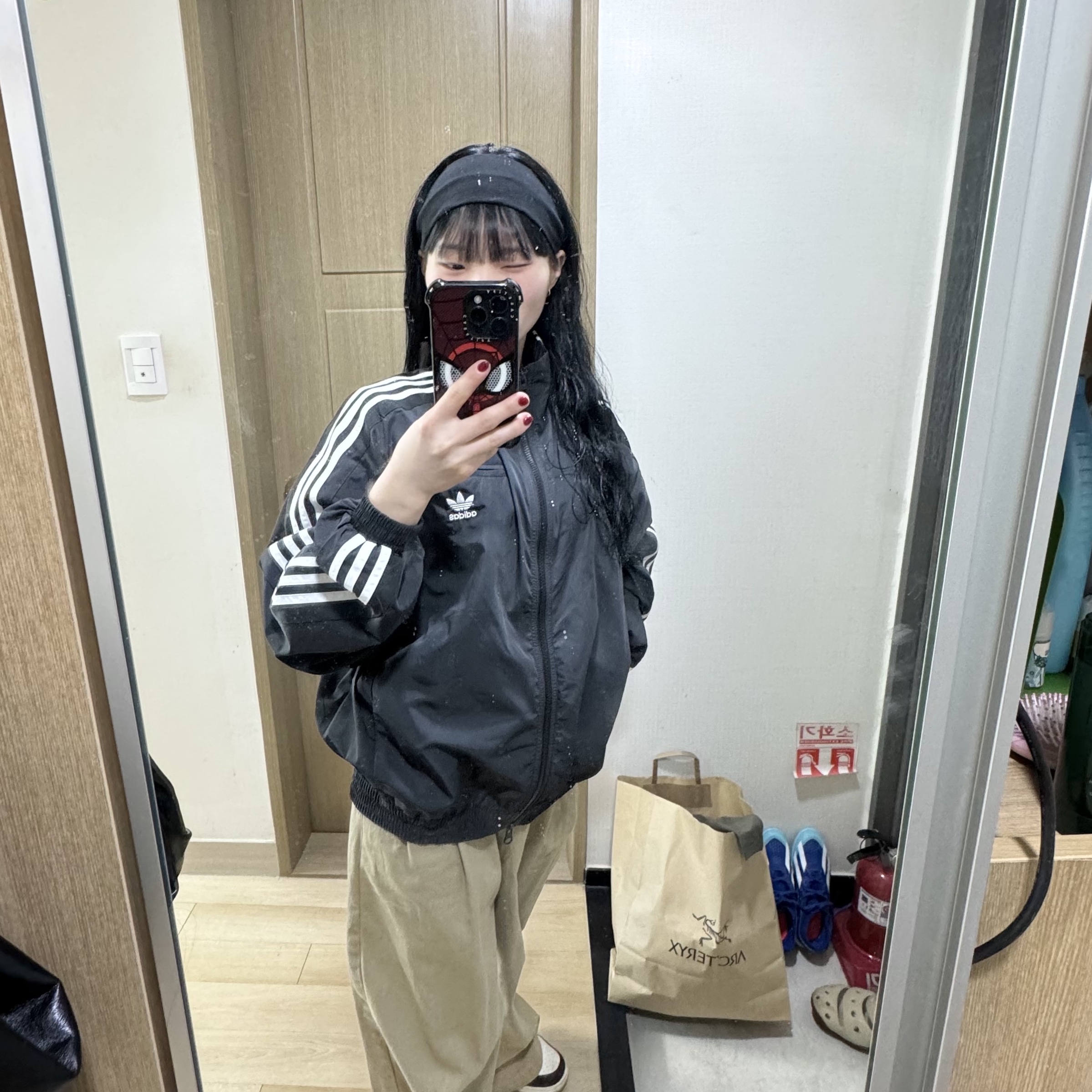 (W) Adidas Adicolor Classic Track Jacket Black - KR Sizing, Nike Dunk Low Retro PRM Halloween 착용 스타일 - 2