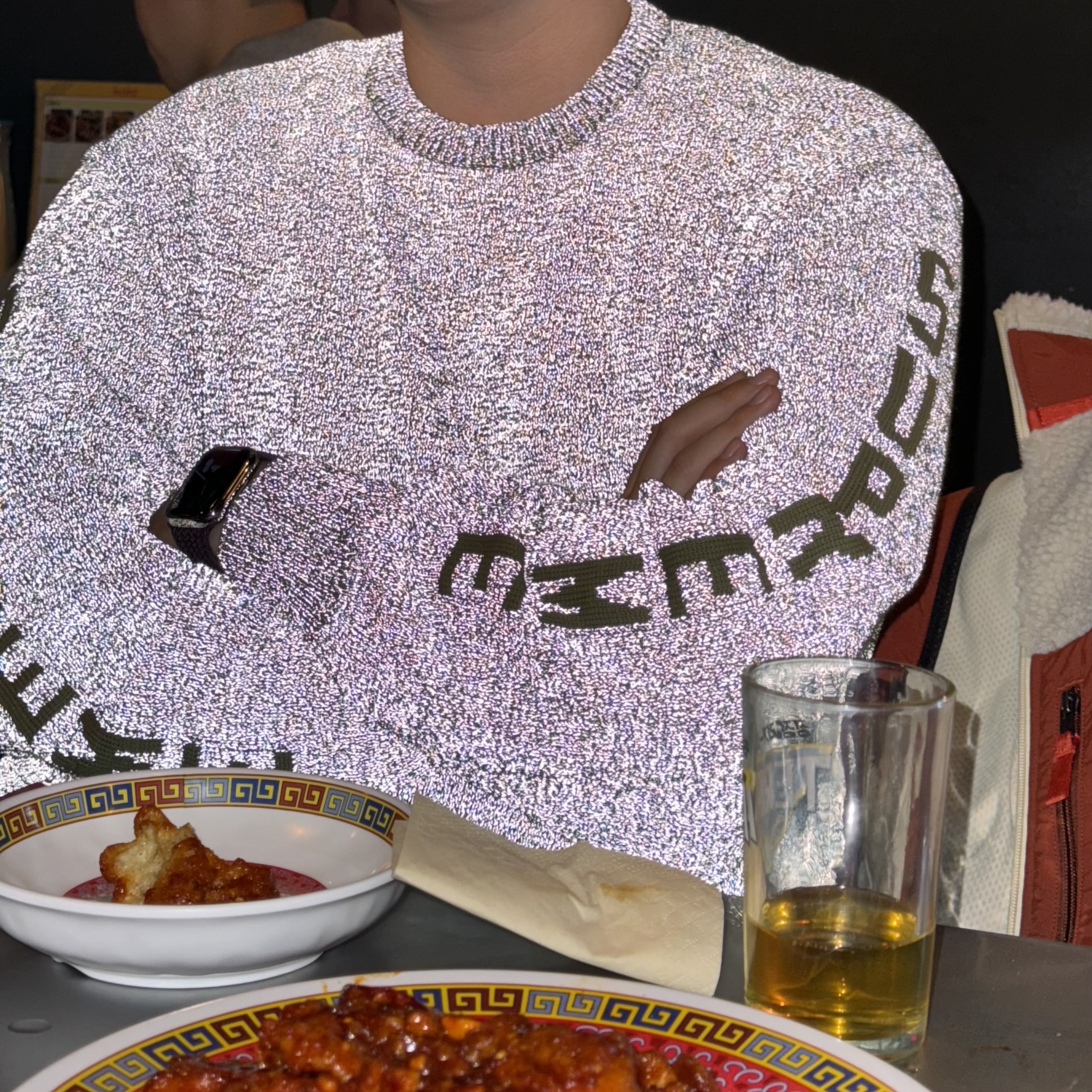 Supreme Reflective Sweater Olive - 24SS 착용 스타일