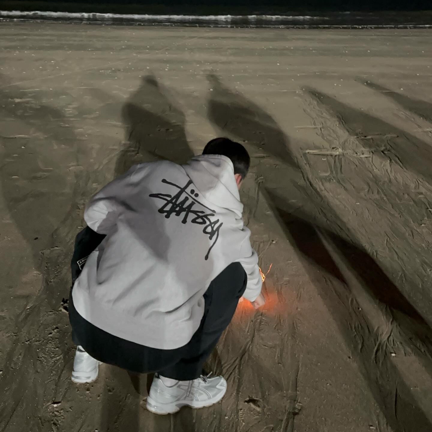 Asics x Atmos x Ojos Gel-1130 RE Glacier Grey Pure Silver, Stussy Basic Stussy Zip Hoodie Ash Heather 2023 착용 스타일