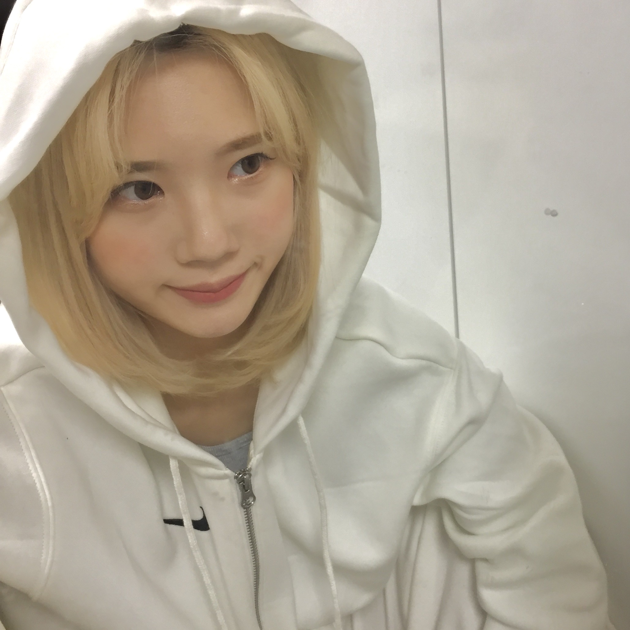 (W) Nike NSW Phoenix Fleece Oversized Full Zip Hoodie Sail - Asia 착용 스타일 - 3