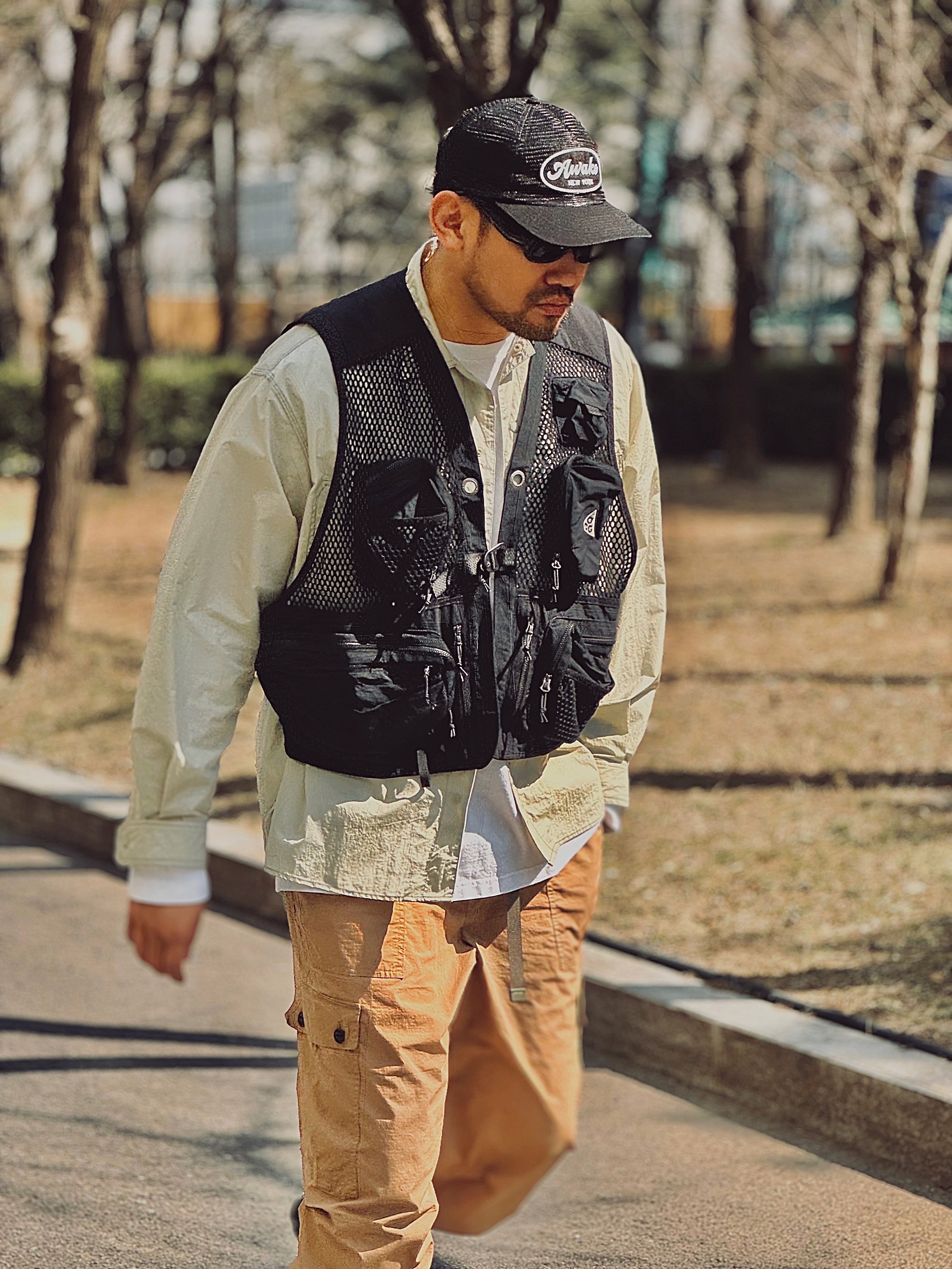 Nike ACG Buttles Vest Black - Asia, Clarks x Beams Wallabee Boots GTX Navy Suede 착용 스타일 - 2