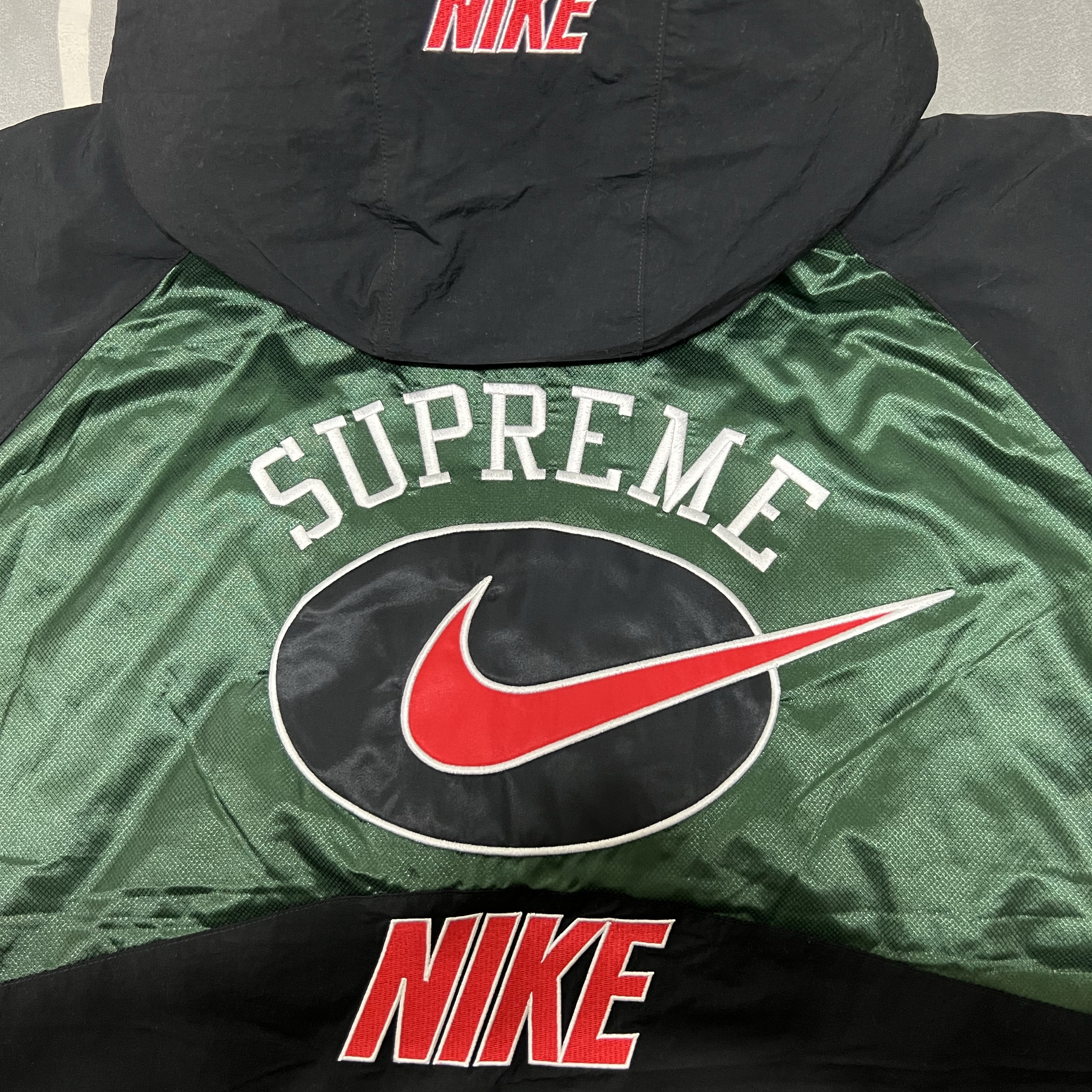 Supreme x Nike Hooded Sport Jacket Green - 19SS 착용 스타일 - 2